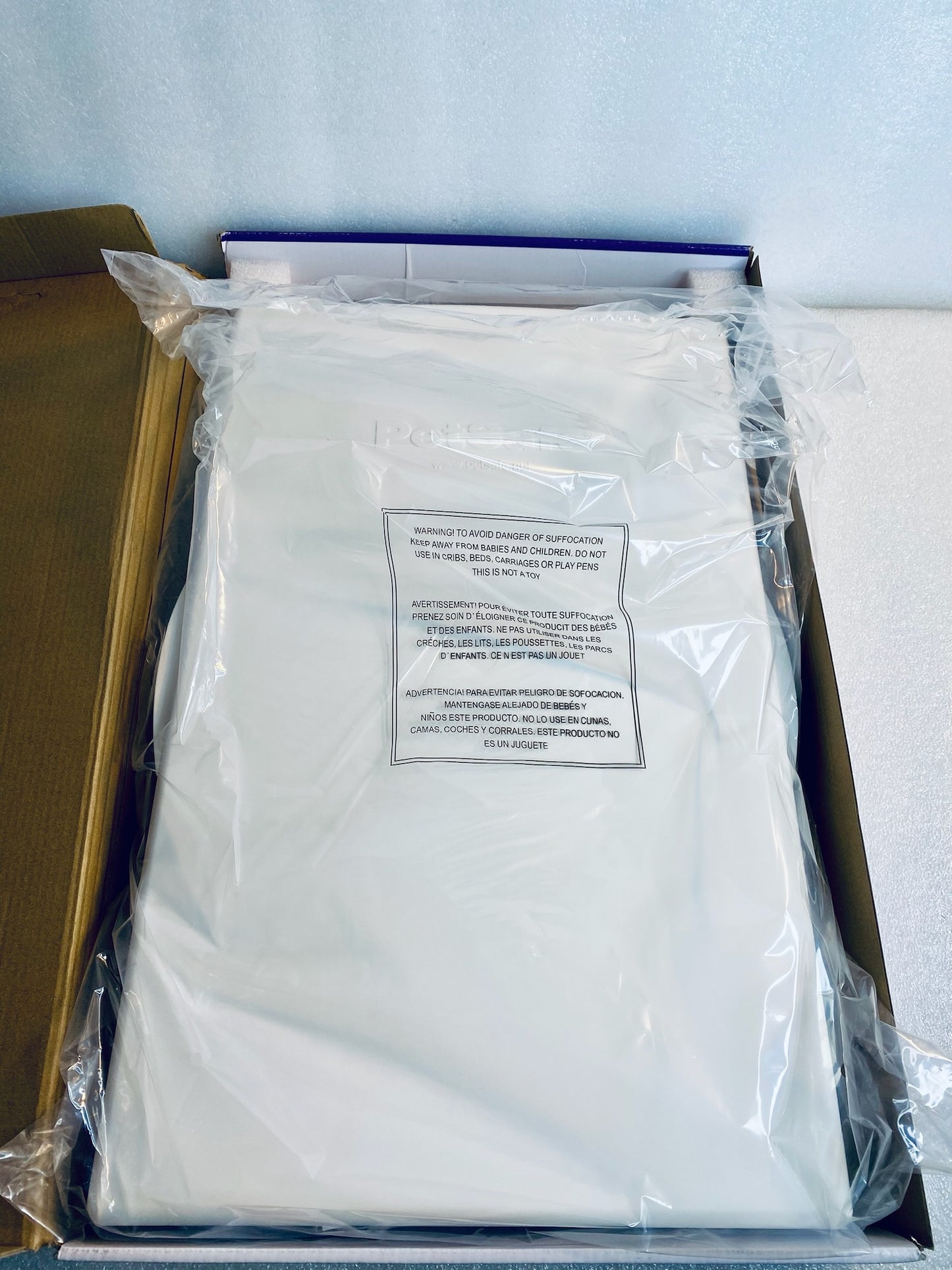 New PetSafe White Plastic Large Dog/Cat Door With 16 1/4" x 10 1/4" Door Flap