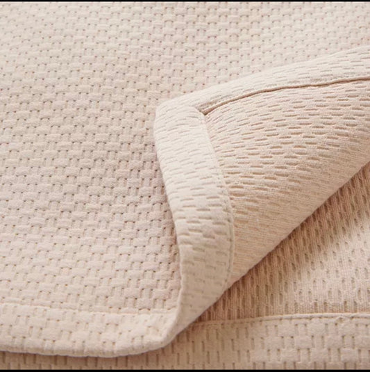 New - Hudson Park Collection King Pebble Lattice Texture Blanket, 108" x 90"