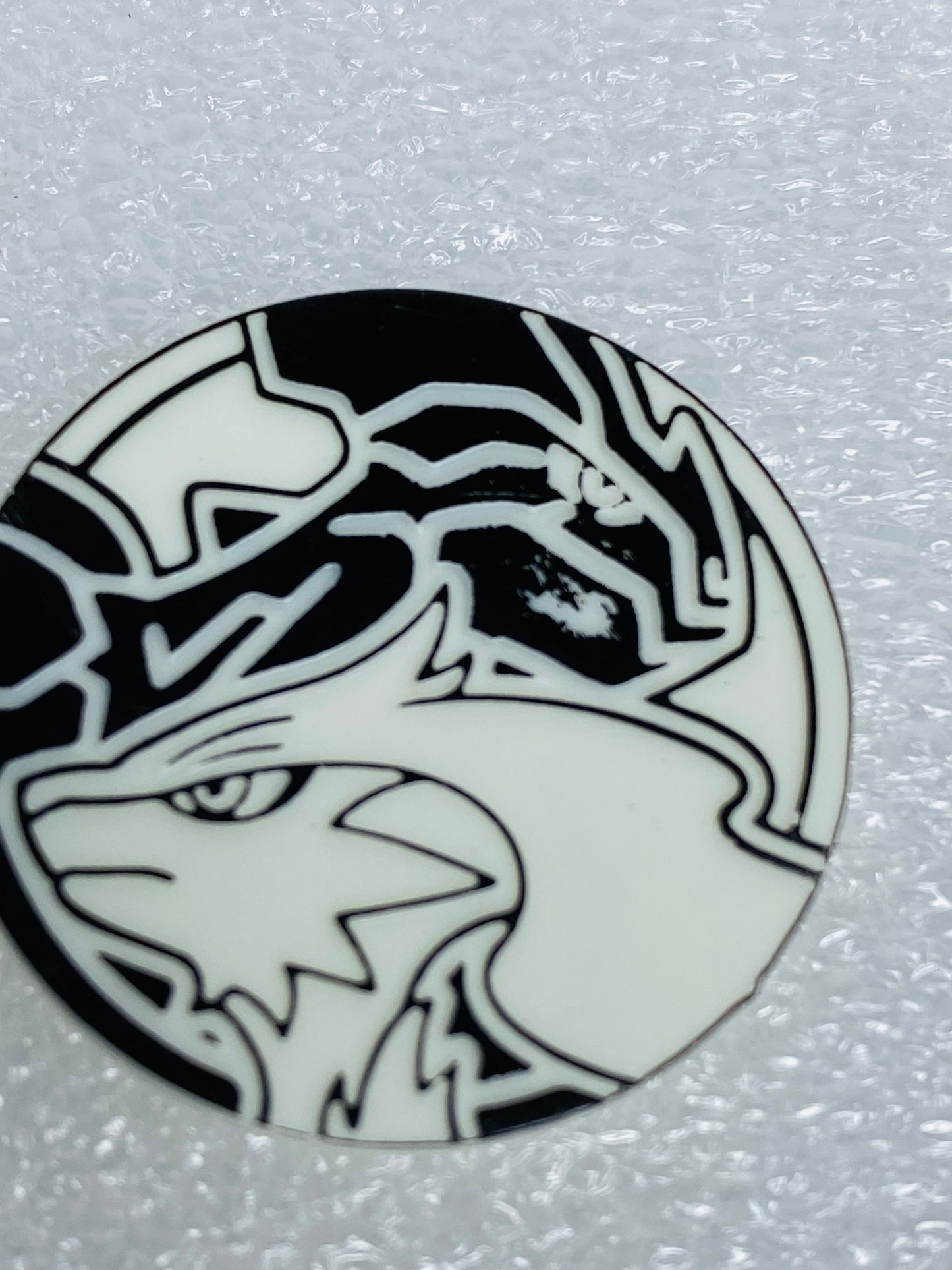 pokemon 2012 Reshiram & Zekrom Dark Explorers Black/White, 1 3/16" Coin - (READ)