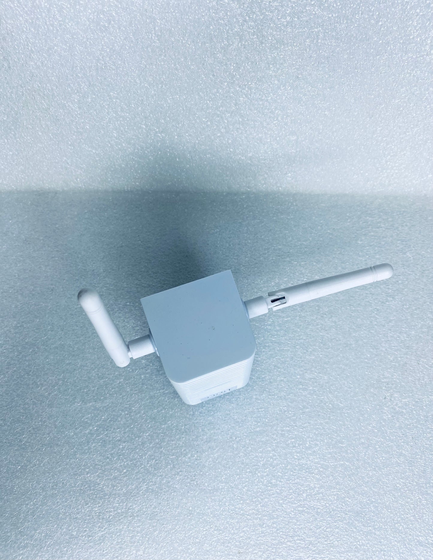 #39 - ring Chime Pro Wifi Extender & Indoor Chime, Loose Antenna, White - (READ) - (IN CONDITION AS SHOWN)