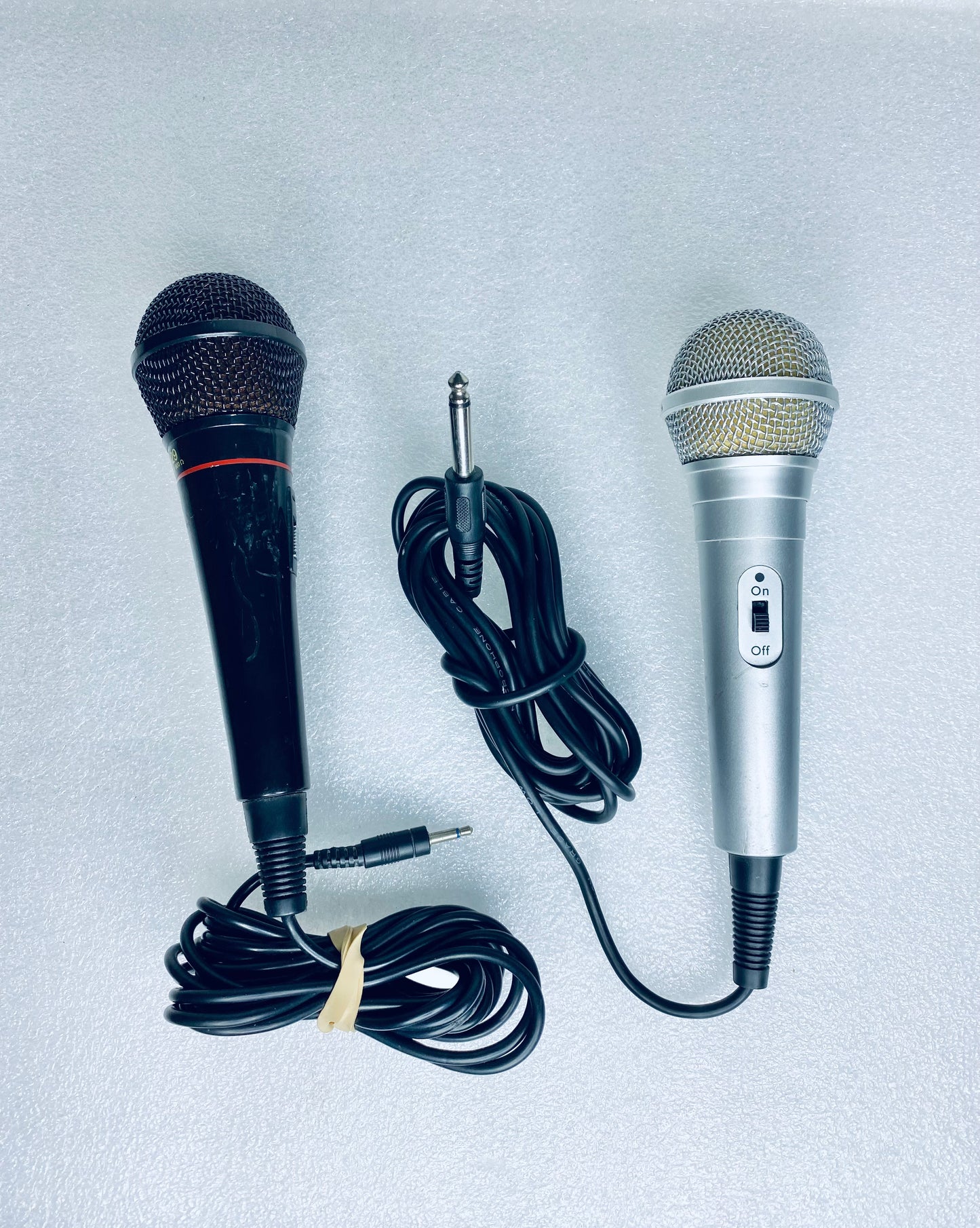 #33 - lot of 2 - Microphones (6.35mm Silver & 3.5mm Black), CT329 - (READ) - (IN CONDITION AS SHOWN)