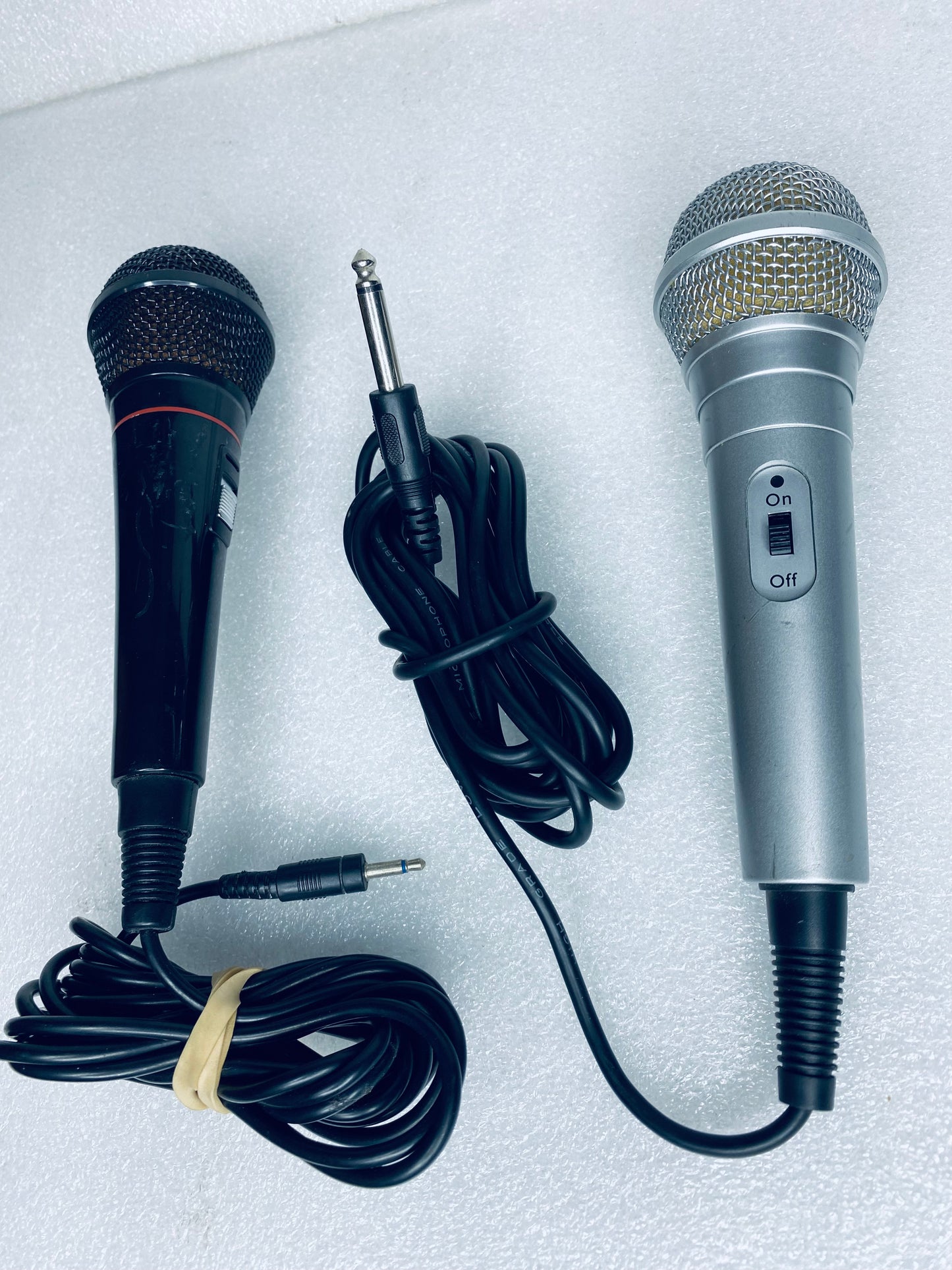#33 - lot of 2 - Microphones (6.35mm Silver & 3.5mm Black), CT329 - (READ) - (IN CONDITION AS SHOWN)