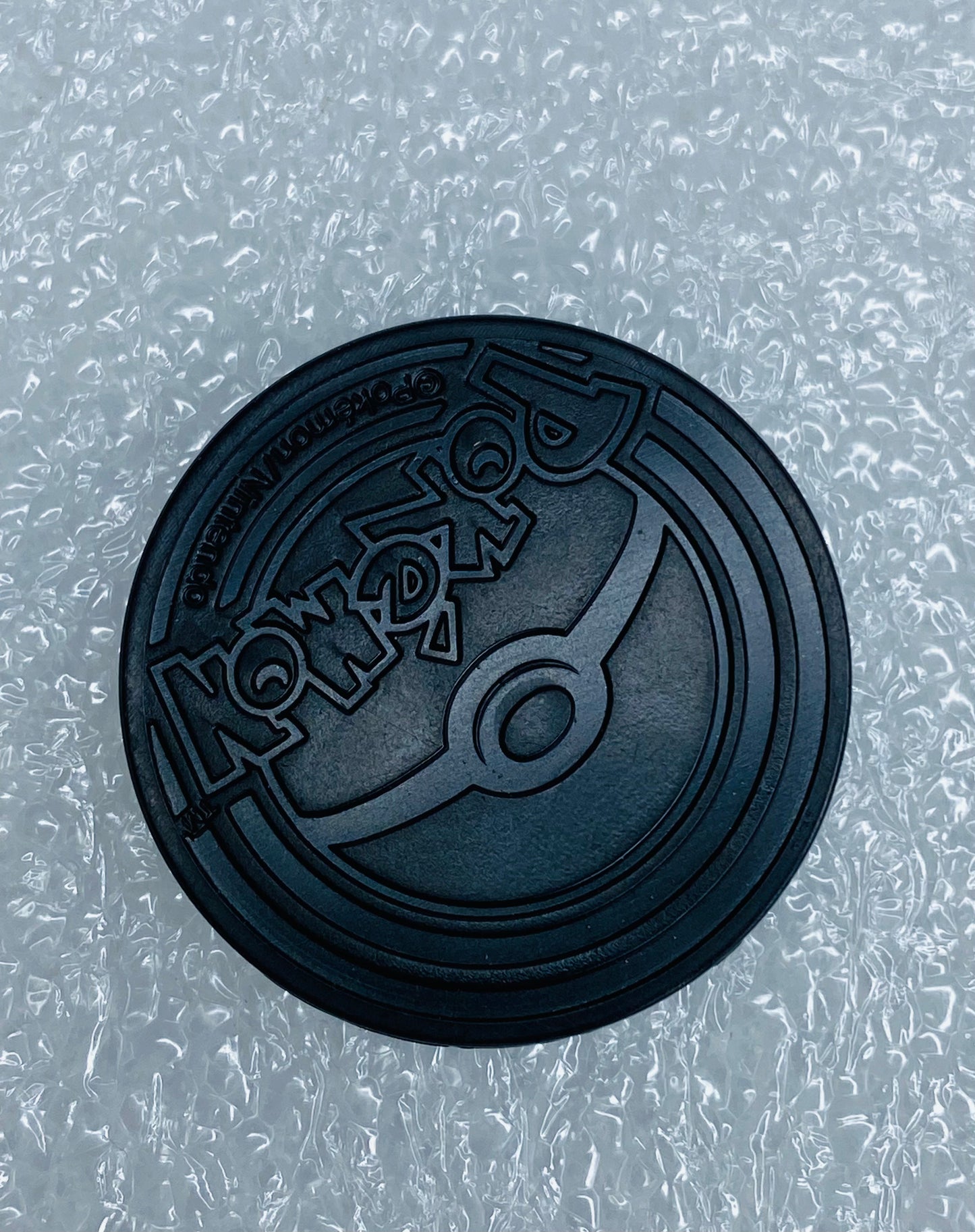 pokemon Reshiram & Zekrom Dark Explorers Blue/Black, 1 3/16" Coin - (READ)