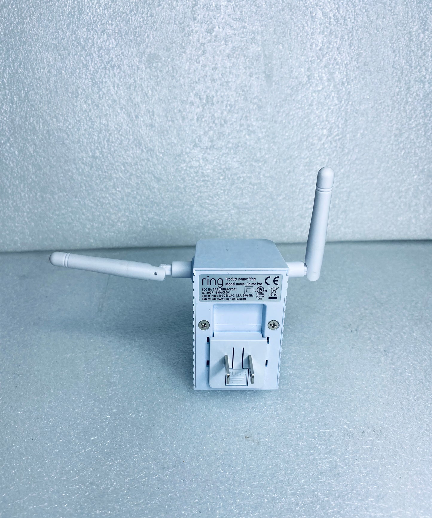 #39 - ring Chime Pro Wifi Extender & Indoor Chime, Loose Antenna, White - (READ) - (IN CONDITION AS SHOWN)