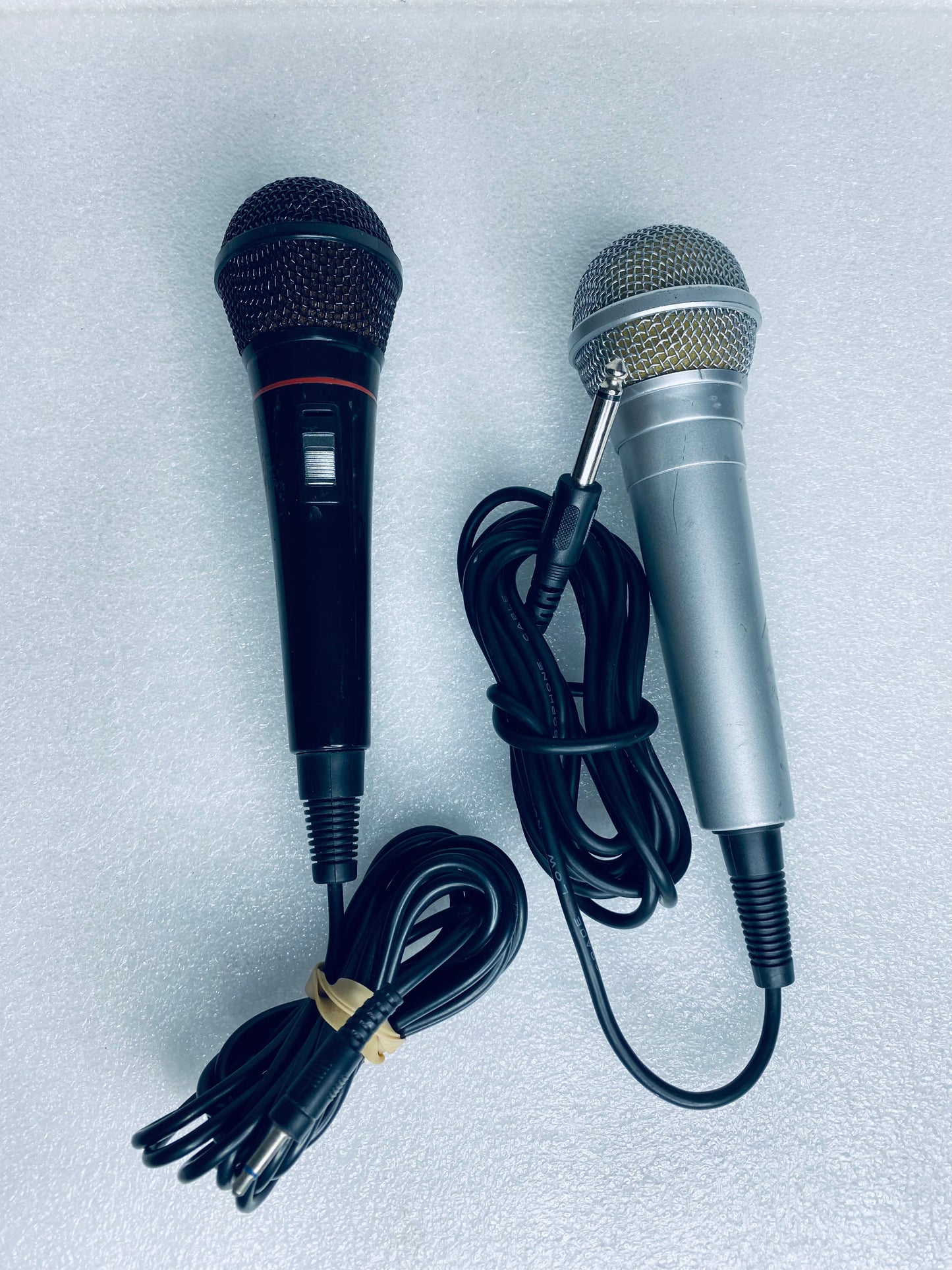 #33 - lot of 2 - Microphones (6.35mm Silver & 3.5mm Black), CT329 - (READ) - (IN CONDITION AS SHOWN)
