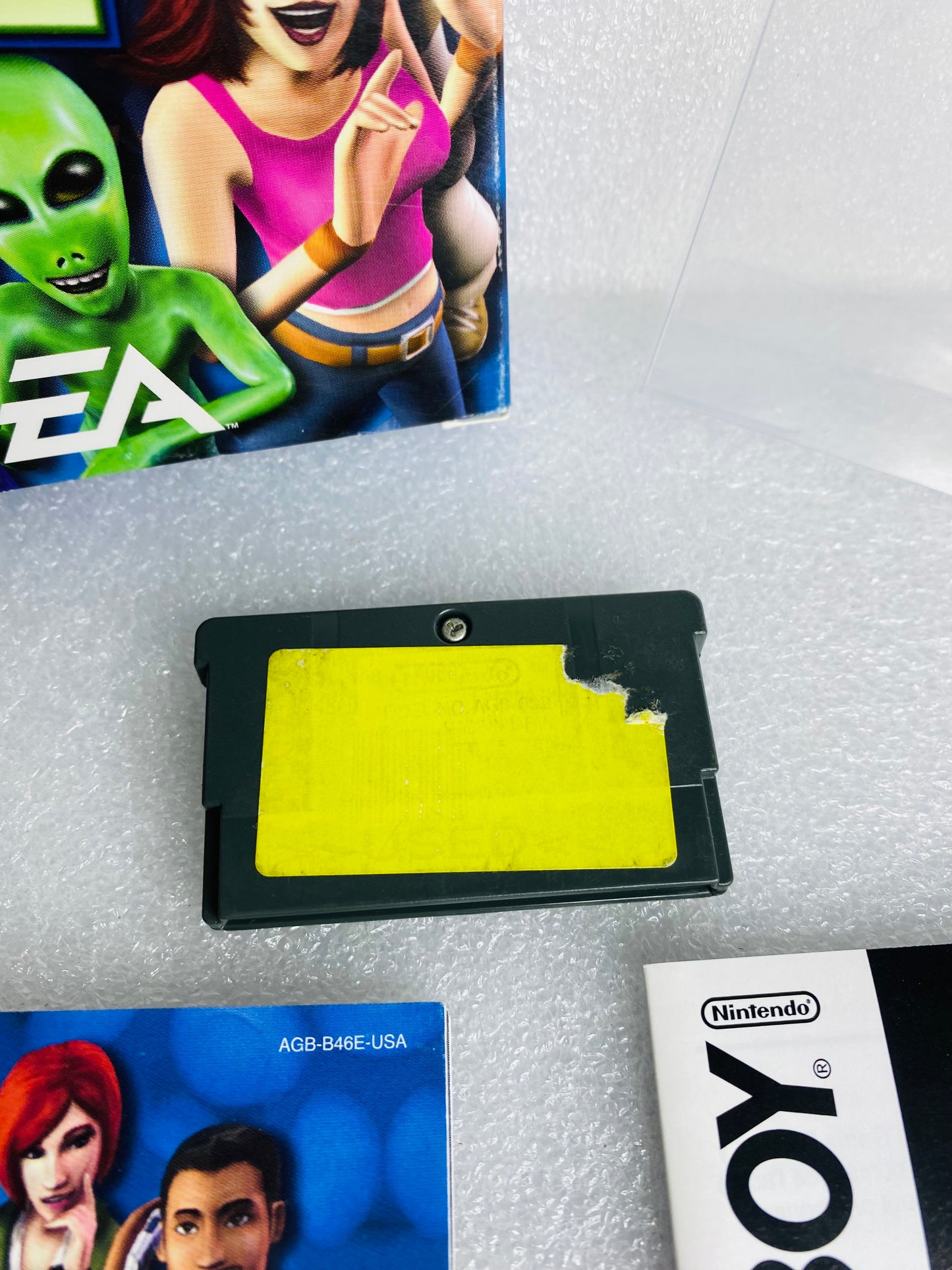 the Sims 2 (Nintendo Game Boy Advance, 2005) W/Plastic Cover - (READ)