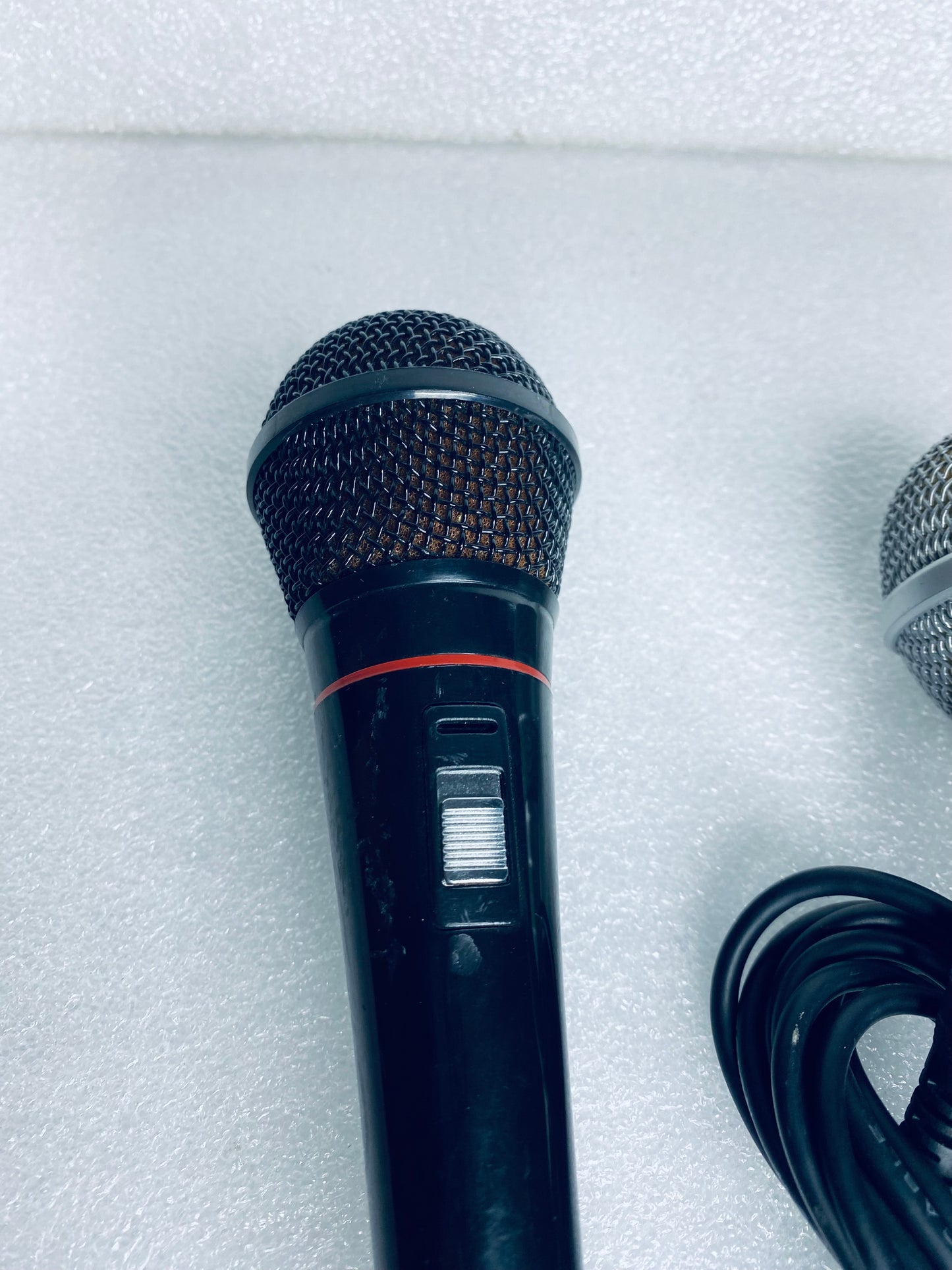 #33 - lot of 2 - Microphones (6.35mm Silver & 3.5mm Black), CT329 - (READ) - (IN CONDITION AS SHOWN)