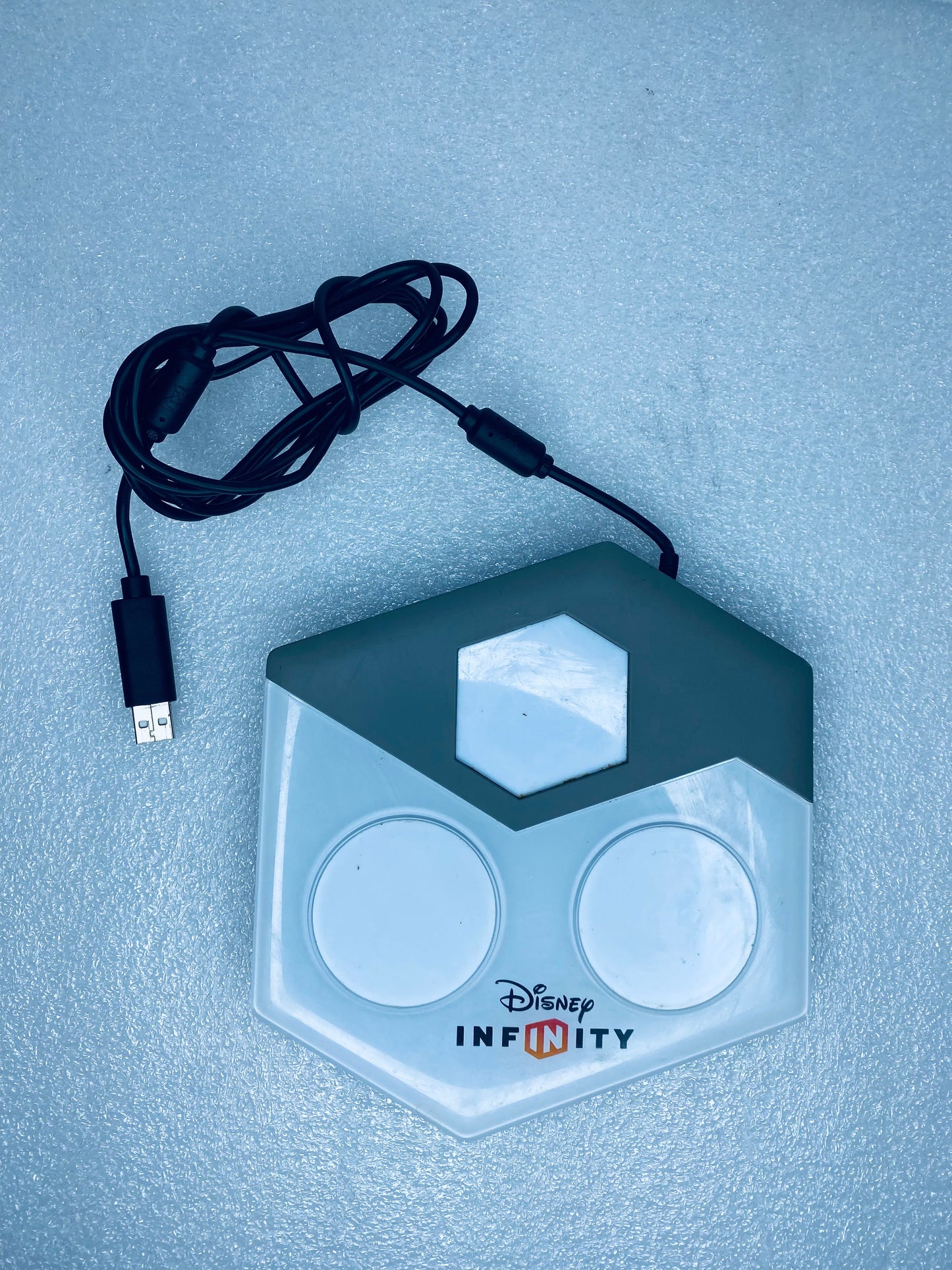 #29 - disney Infinity Portal Game Pad for Sony & Nintendo, NF-8032386 - (READ) - (IN CONDITION AS SHOWN)