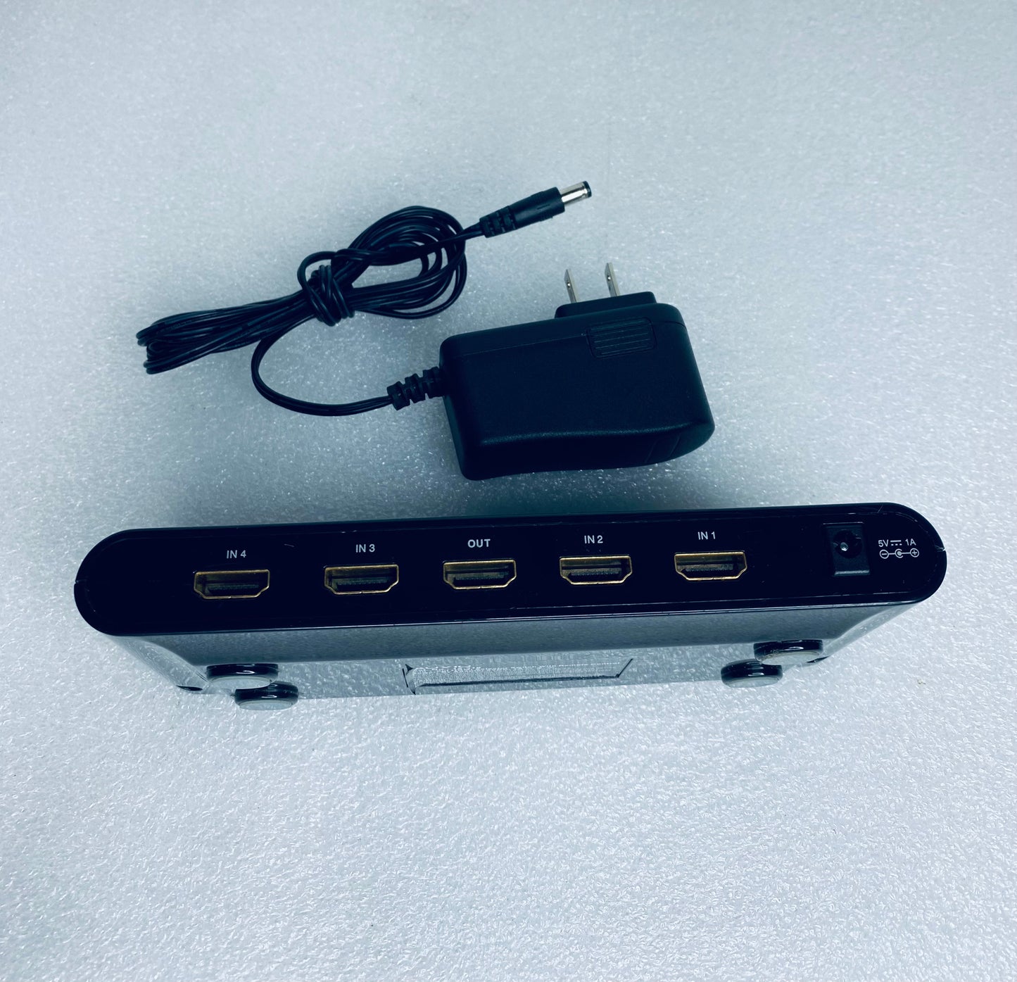 #03 - auvio 4-in & 1-out HDMI Selector Switch W/5V AC Adapter, 7" x 3", 15-318, Black - (IN CONDITION AS SHOWN)