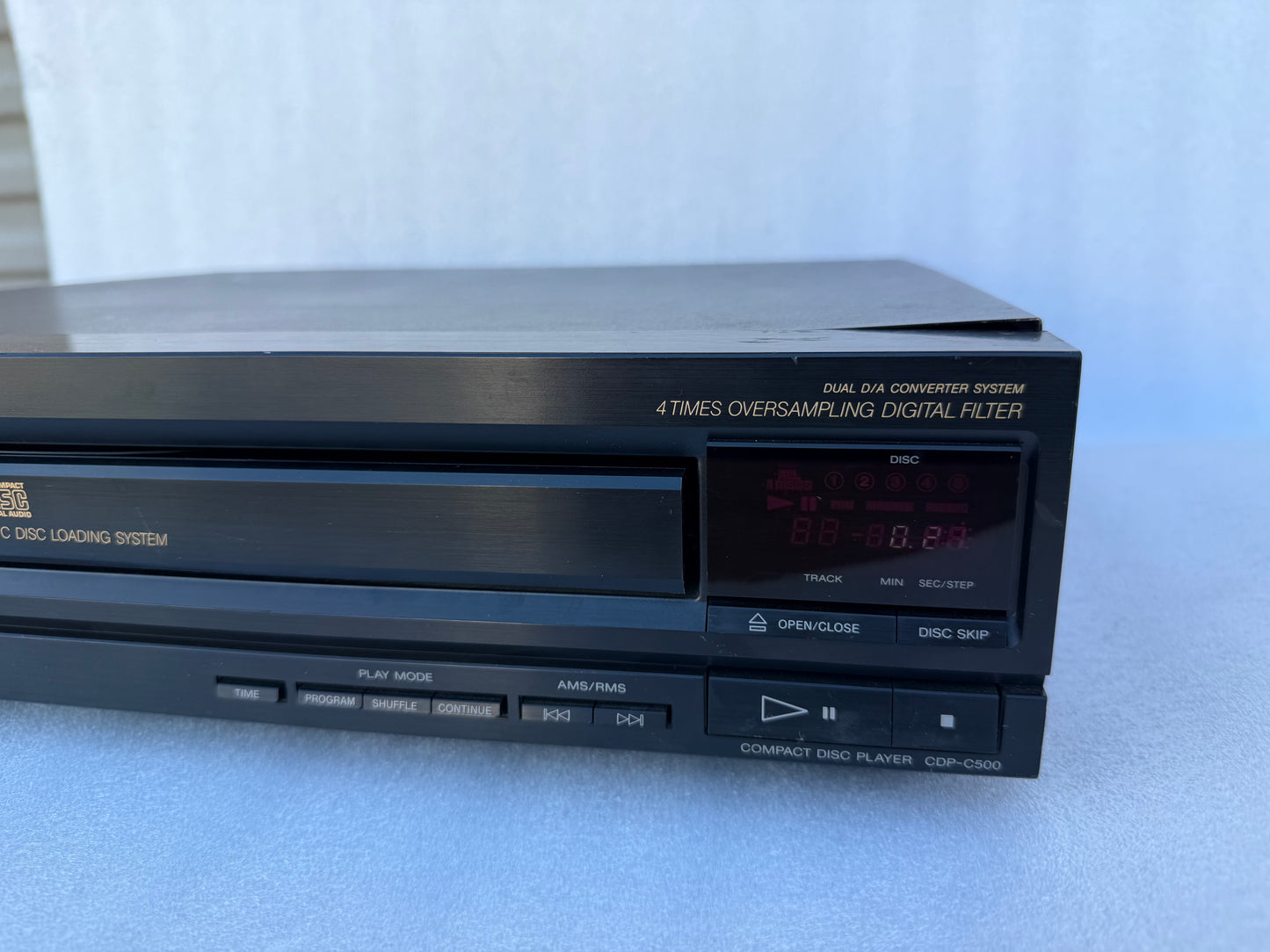 sony 5 Disc Compact Disc Player CDP-500, Black, 17" x 15" x 4" - (READ)