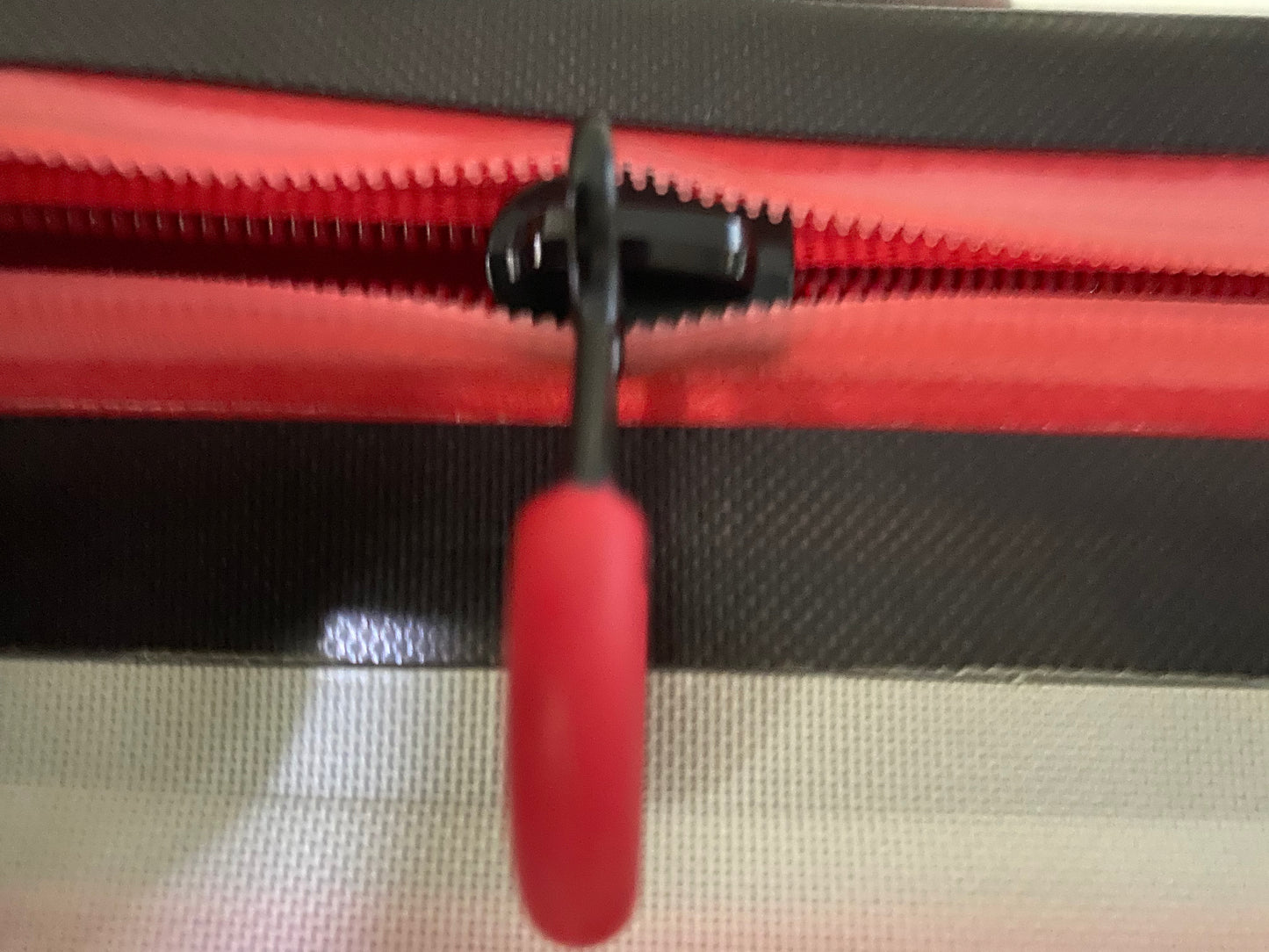 #232 - Frigidaire Professional 12-Can Welded Cooler, Berry With Bad Zipper (IN CONDITION AS SHOWN) (READ)