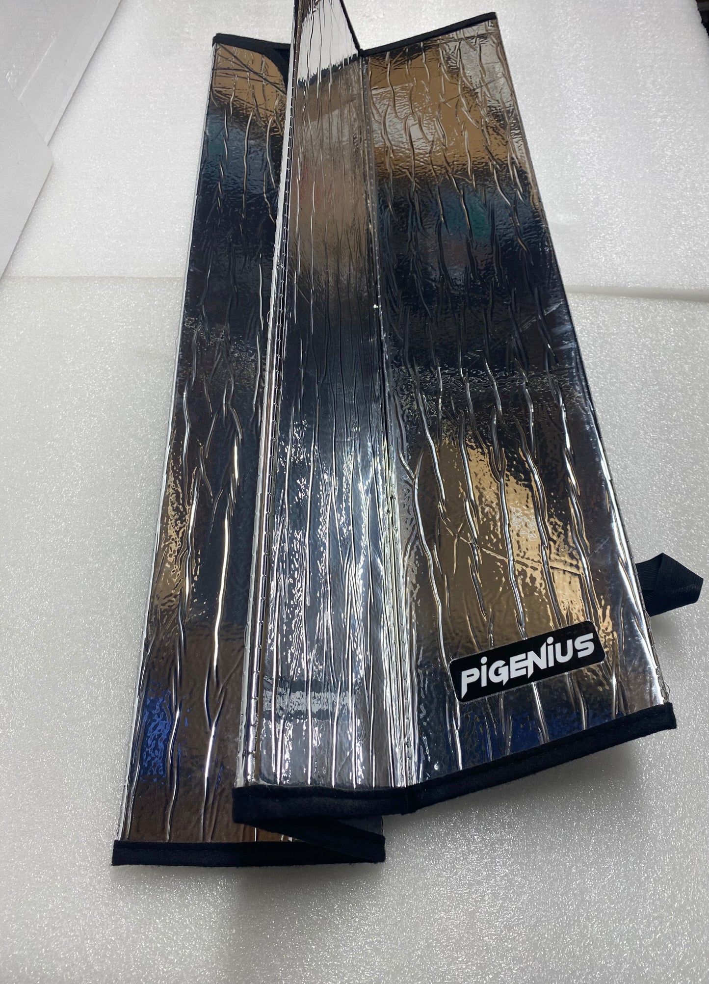open Box - Foldable Pigenius Car Sunshade Visor, 50" x 35" x 1.4" - (READ)