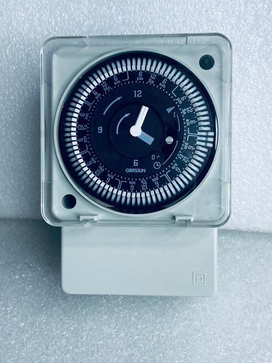 INTERMATIC Electromechanical 7 Day Time Switch 240V 50/60HZ, MIL72AQWUZH-240