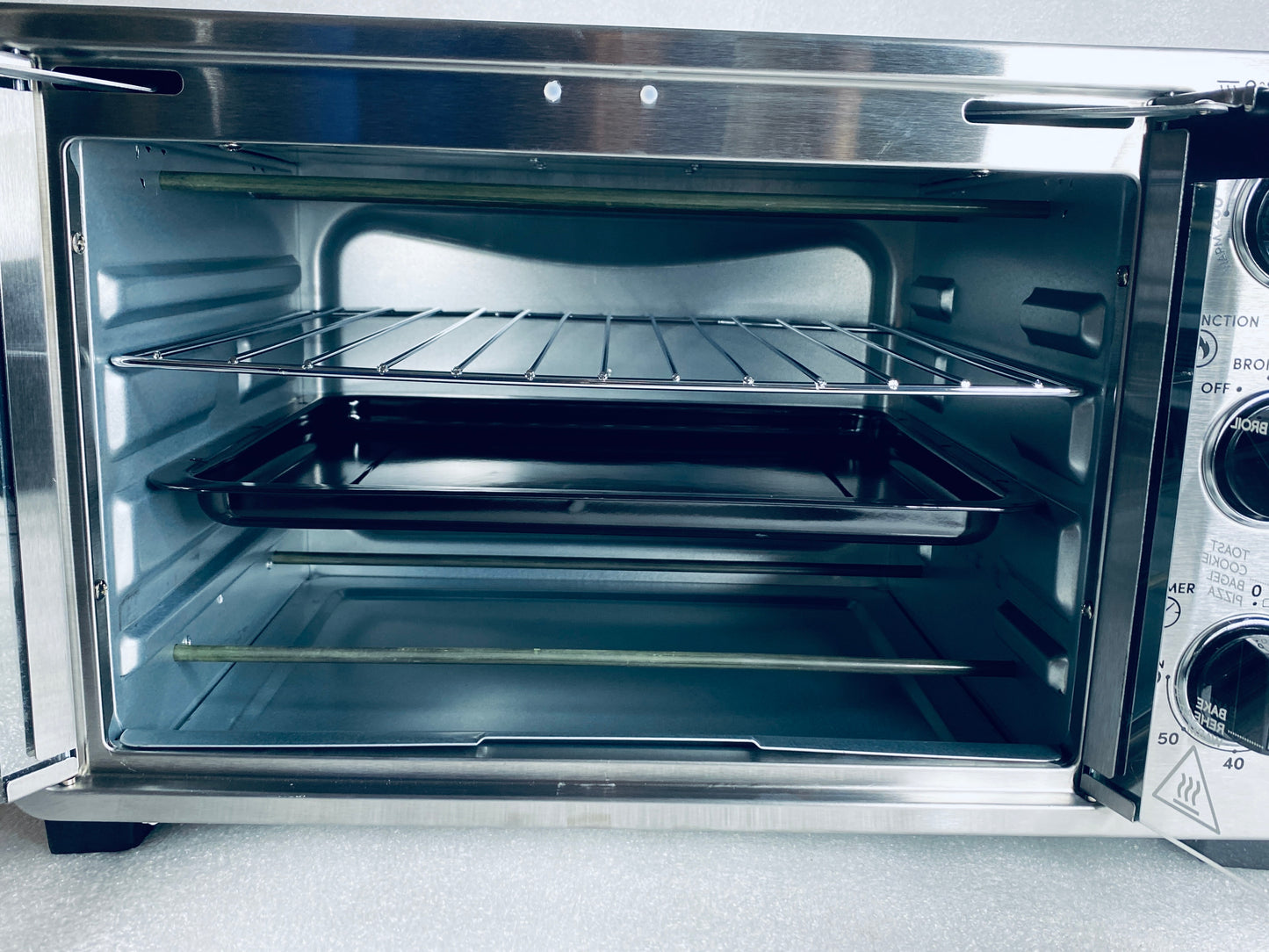 New Other - Elite Gourmet Double French Door Toaster Oven With 25L Capacity-READ