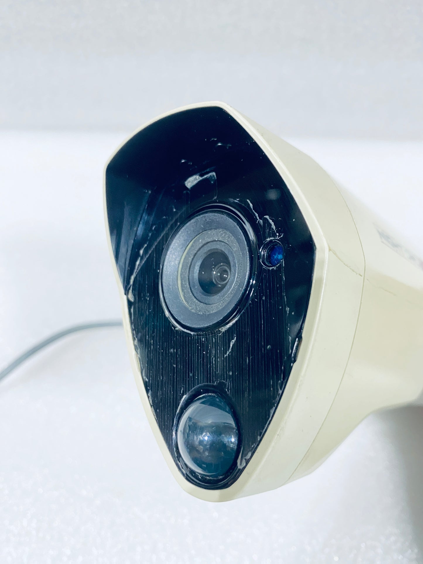 Night Owl BNC 8.0 4K White Bullet Security Camera, CM-PTHD80W-BU-HIK - (READ)