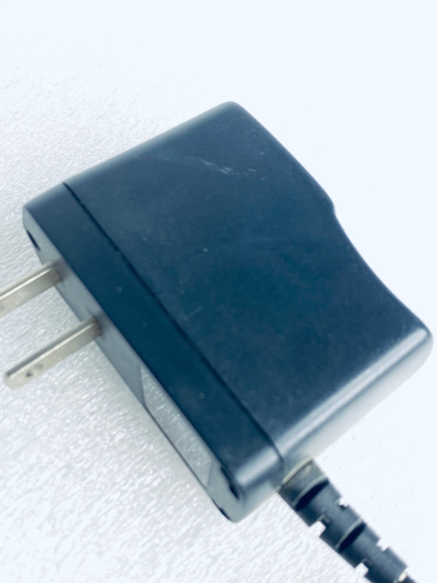 yee Fu YF1200500K3-UL AC/DC 12V 2A Switching Adapter, Black - (READ)
