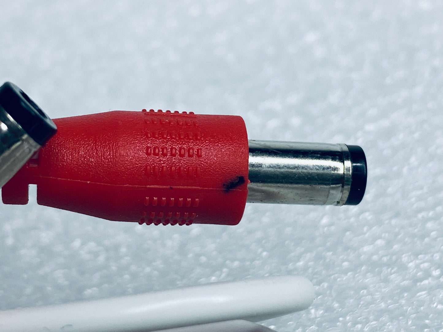 fJ-SW1202000U AC/DC 12V 0.6A Switching Adapter & 4-Way Split Cord