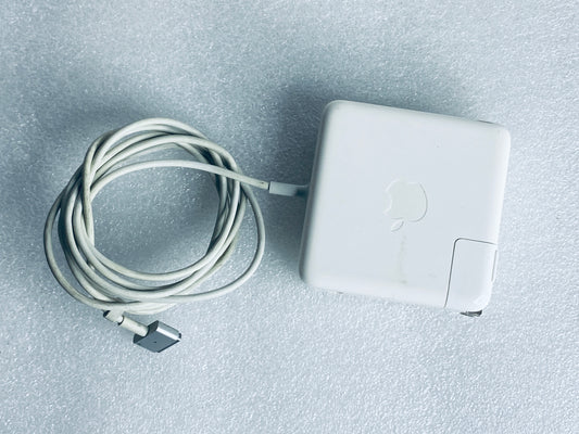 apple 85W MagSafe 2 Power Adapter Magnetic T-Tip MacBook Pro, A1424 ā (READ)