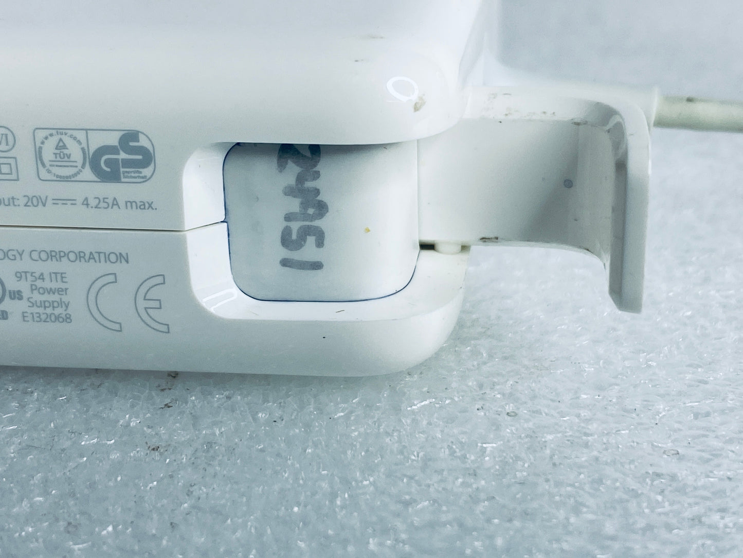 apple 85W MagSafe 2 Power Adapter Magnetic T-Tip MacBook Pro, A1424 – (READ)