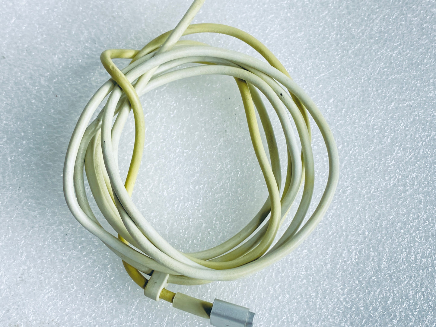 Apple MagSafe 2 45W AC Adapter/Charger For MacBook Air, A1436 - (READ)