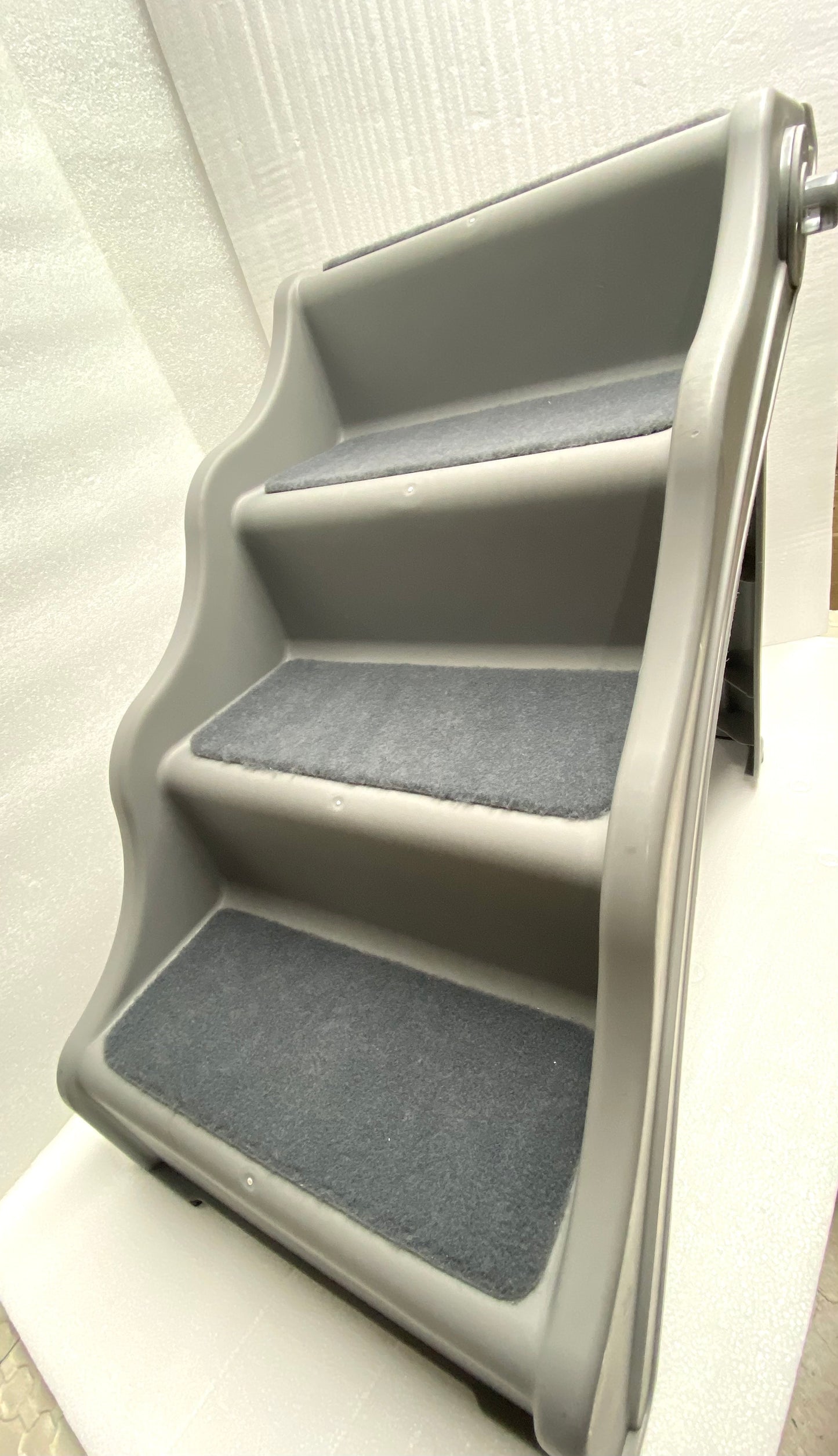 new Other - Top Paw 4-Step Foldable Gray Plastic Steps, 24" x 19.5" x 16.3"-READ