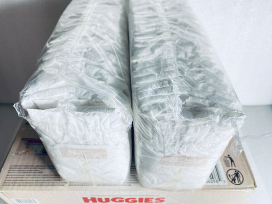 #119 - New Other - Huggies Skin Essentials Size 2 12-18lb. Diapers - (AS SHOWN) - (READ)