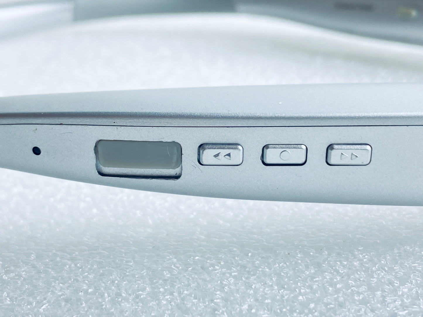 #131 - Insignia Wireless Bluetooth In-Ear Headset With Built-In Microphone, NS-CAHBTEBNC-S - (IN CONDITION AS SHOWN)