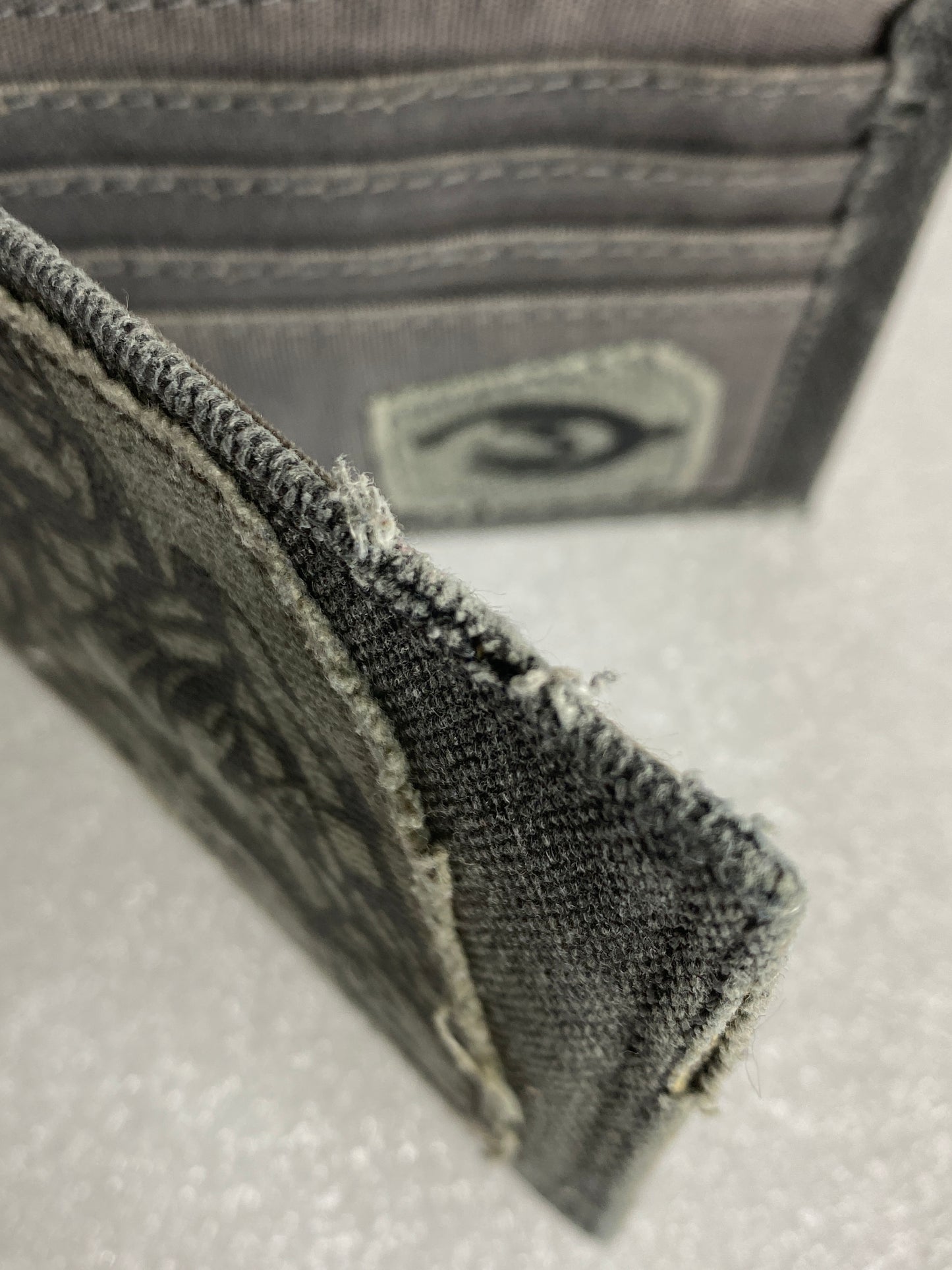 halo 3 Master Chief Billfold Unisex Wallet, Grey
