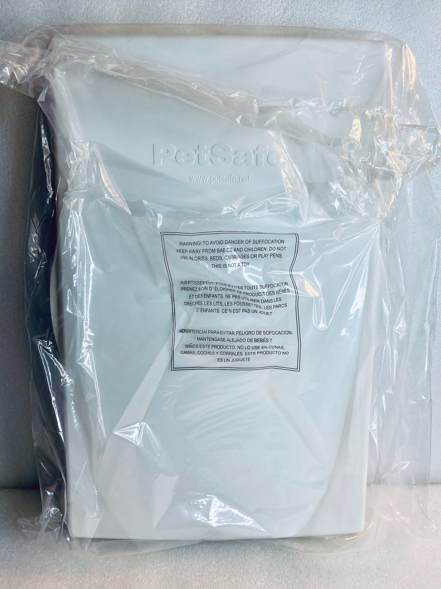 New PetSafe White Plastic Large Dog/Cat Door With 16 1/4" x 10 1/4" Door Flap