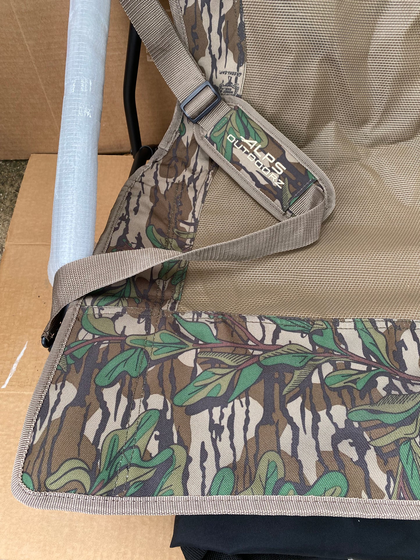 New Other NWTF Vanish Low Profile Outdoor Turkey Chair With Carrying Bag, Camo