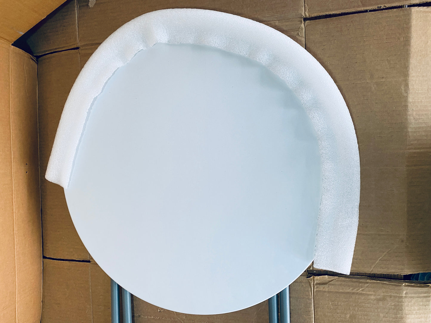 New Open Box Flash Furniture 2-Foot Round Granite White Plastic Folding Table
