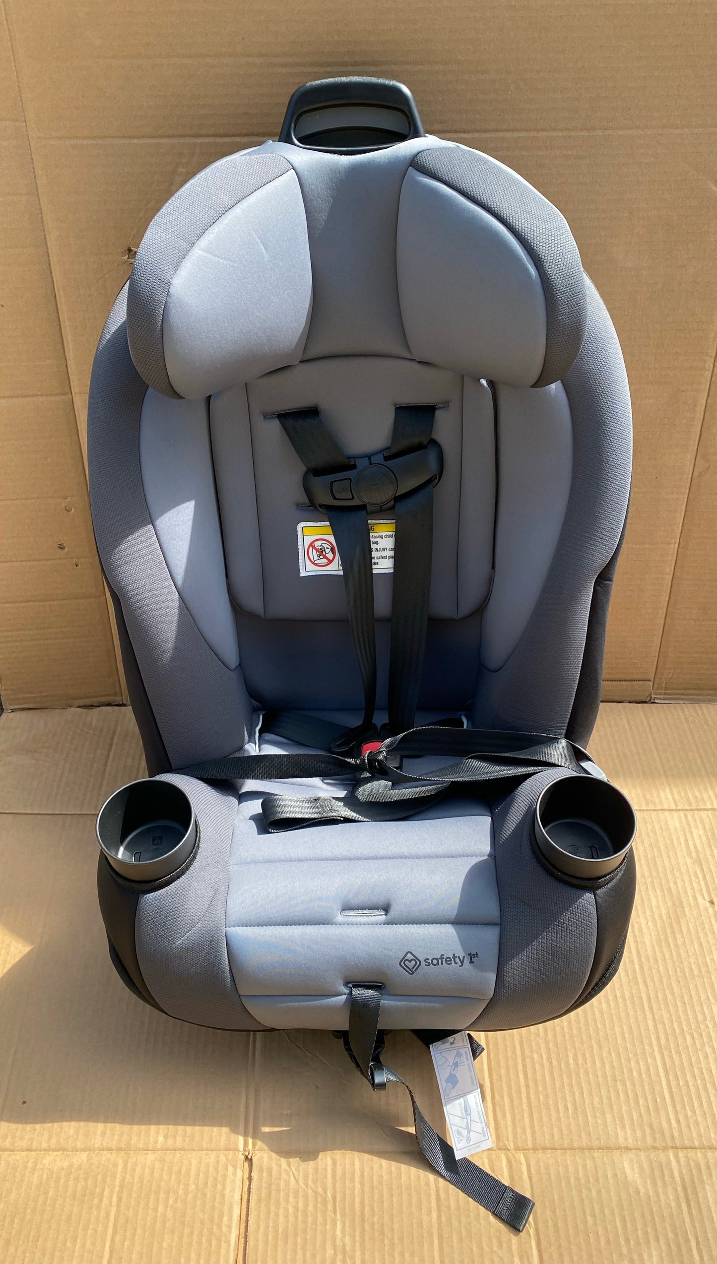 Like New Safety 1st Ellaris 3-in-1 Convertible Rear & Forward-Facing Car Seat