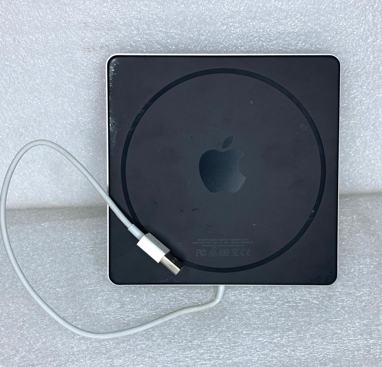 apple USB SuperDrive External Drive CD DVD, Silver, A1379, 6" x 5 1/2" - (READ)