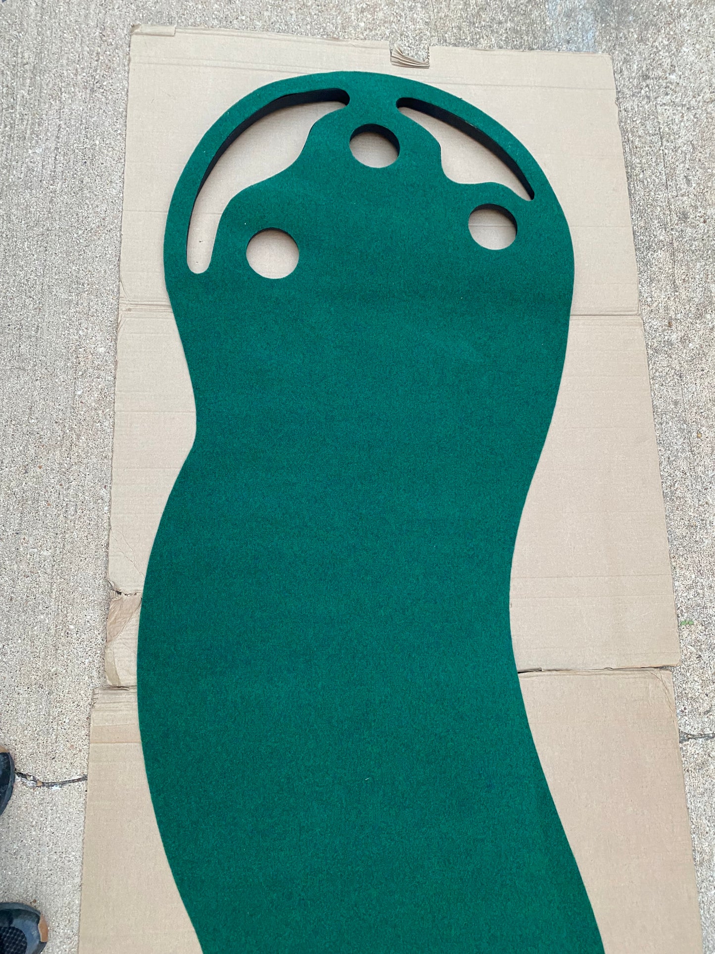 New SKLZ 9’ x 3’ Golf Practice Putting Mat, Green/Black