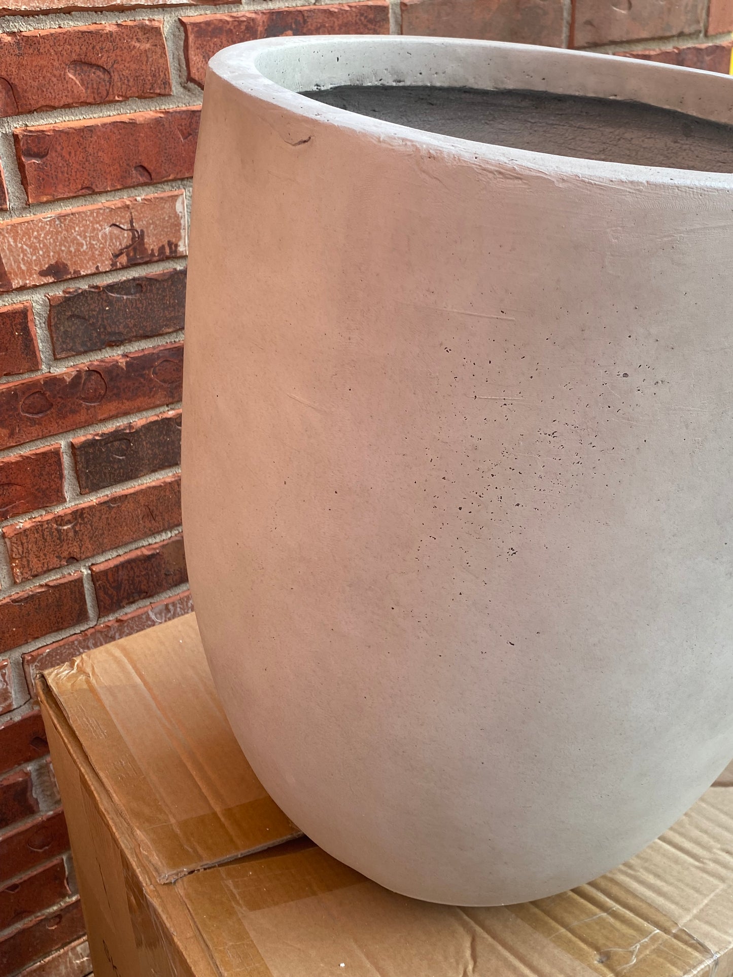 New Kante 21.7” Weathered Concrete Tall Modern Round Large Planter W/ Rubber Plug