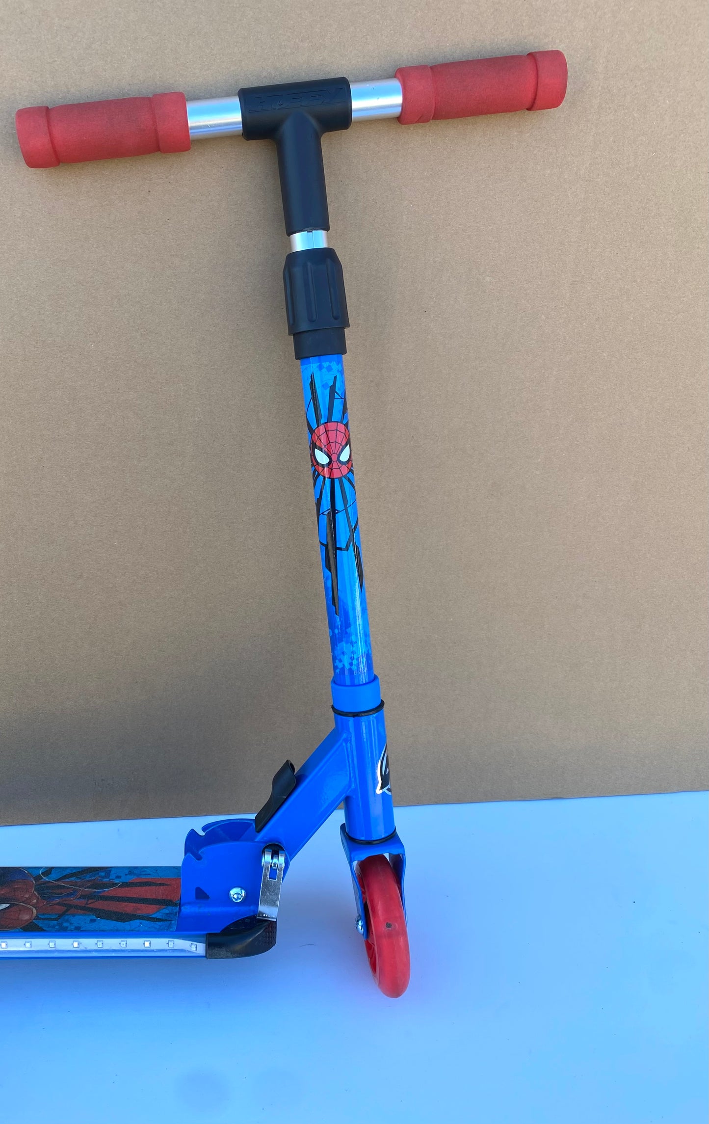 #2 - Huffy Marvel Spider-Man Kids Light Up Scooter - (IN CONDITION AS SHOWN) - (READ)