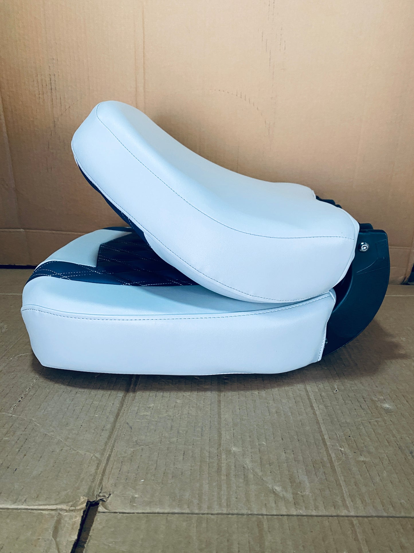 New Other Lippert Folding Pontoon Boat Seat With Contoured Foam Cushioning