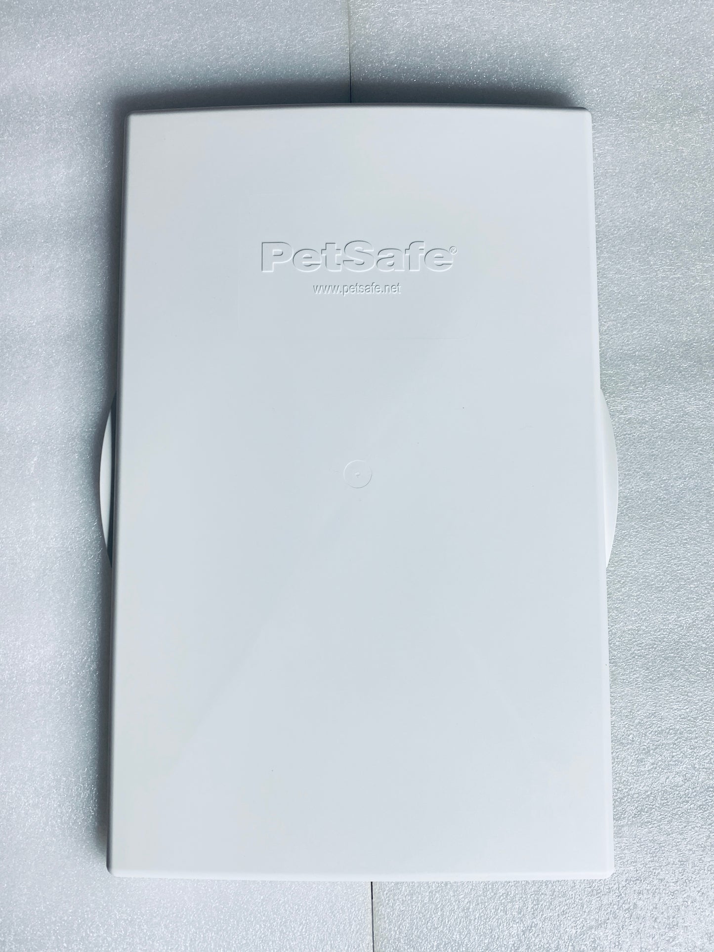 new Other - PetSafe White Plastic Large Dog/Cat Door, White