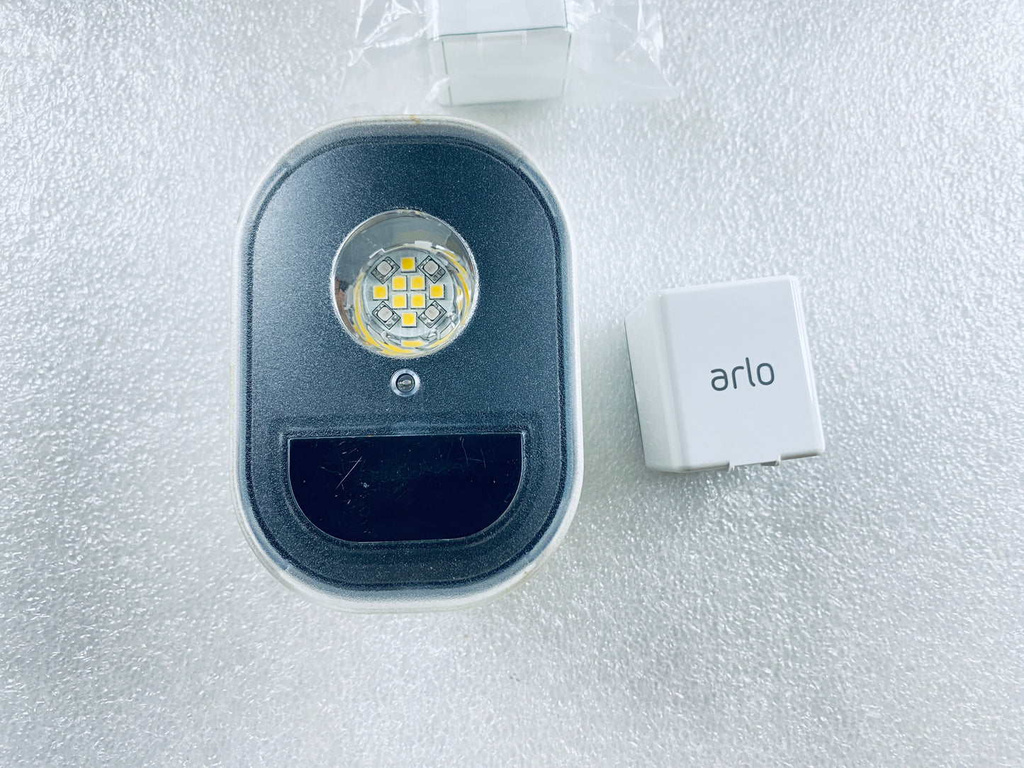Lot Of 4–NetGear Arlo In/Outdoor Smart Security Lights W/ Mounts & Batteries