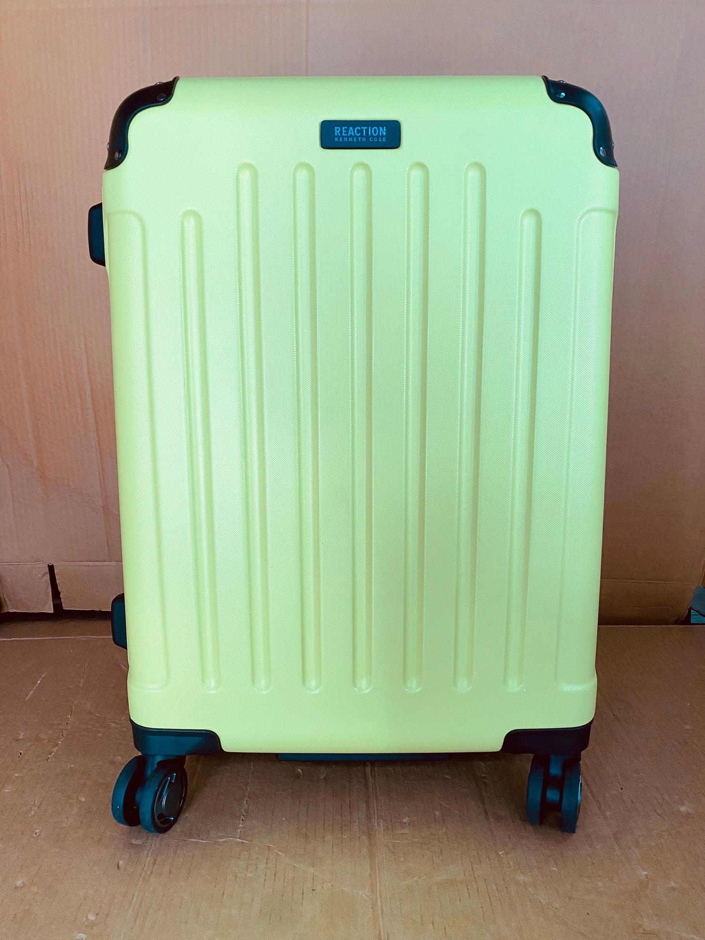 New Other Kenneth Cole REACTION 24” Expandable Luggage 8-Wheel Spinner Suitcase