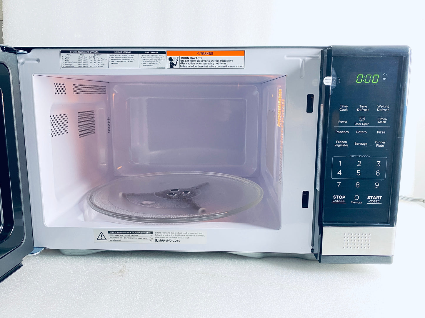 New Other BLACK+DECKER Digital Microwave Oven, 1.1cu.ft, Black & Stainless Steel