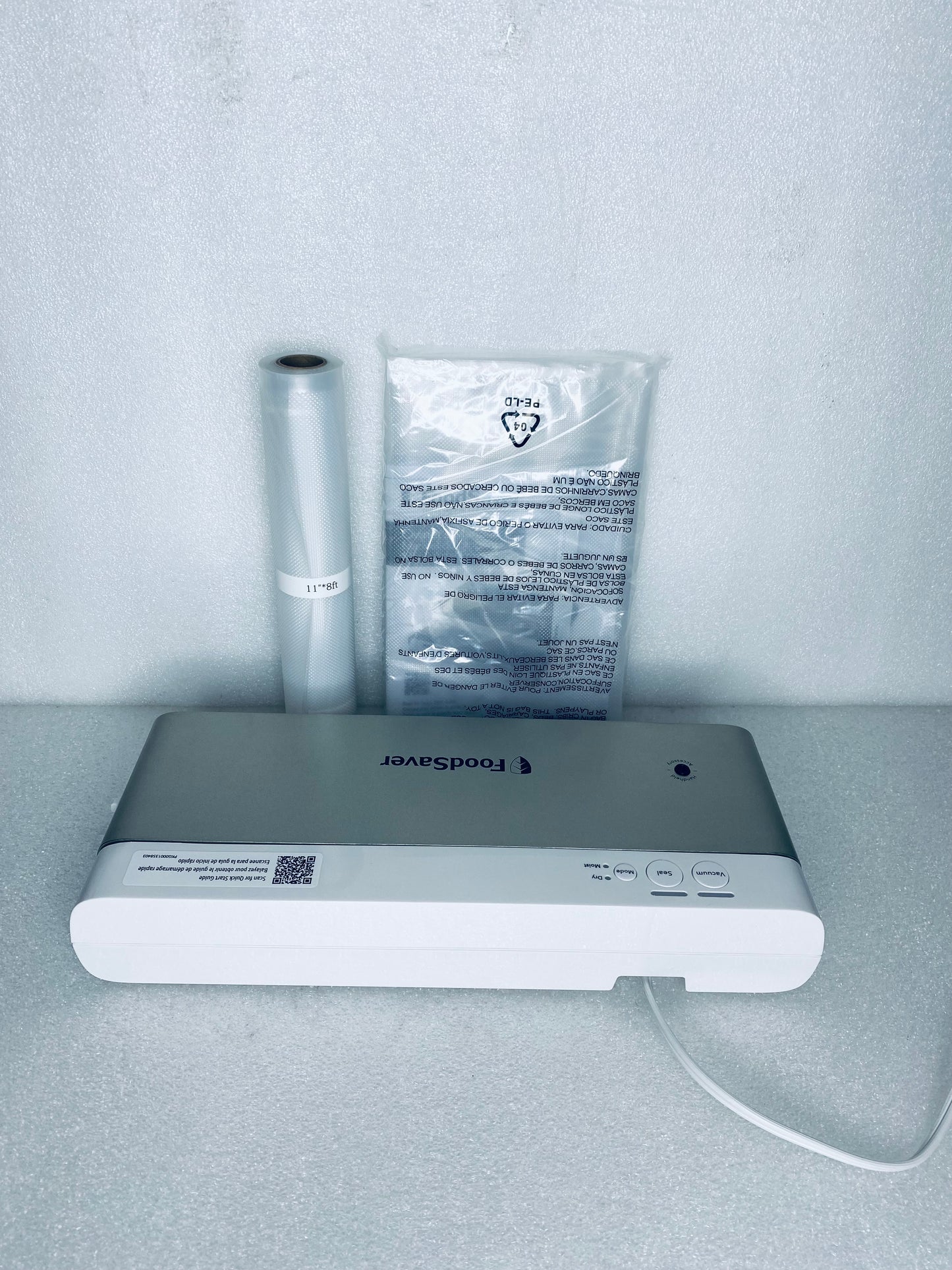 New Other FoodSaver Compact Vacuum Sealer Machine With Airtight Bags & Roll