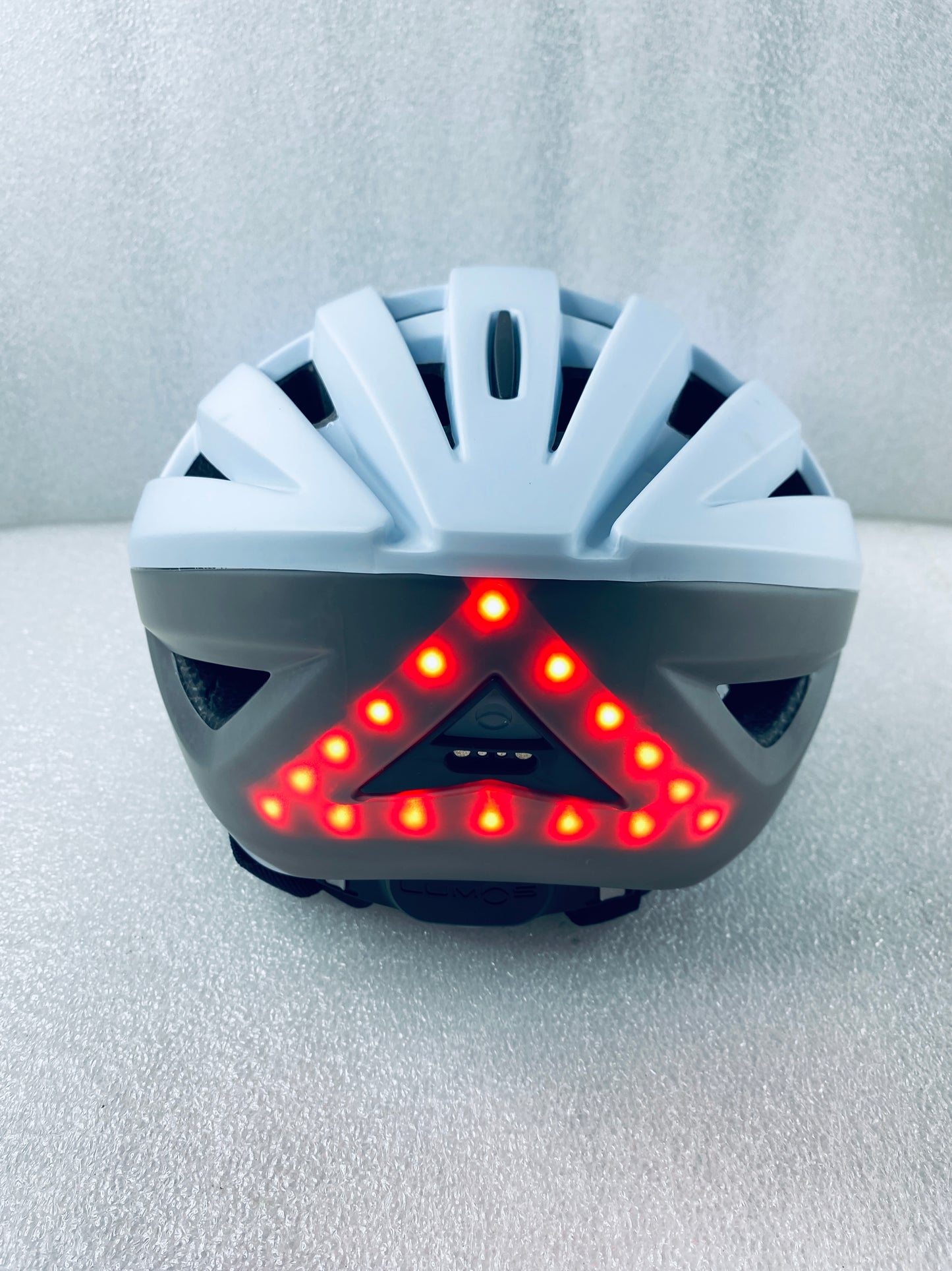 New Other Lumos Kickstart M/L Bluetooth White Smart Bike Helmet With Remote
