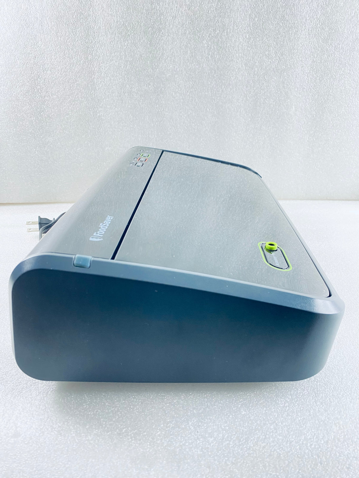 New Other FoodSaver One-Touch Vacuum Sealer Machine With Roll Storage & Cutter