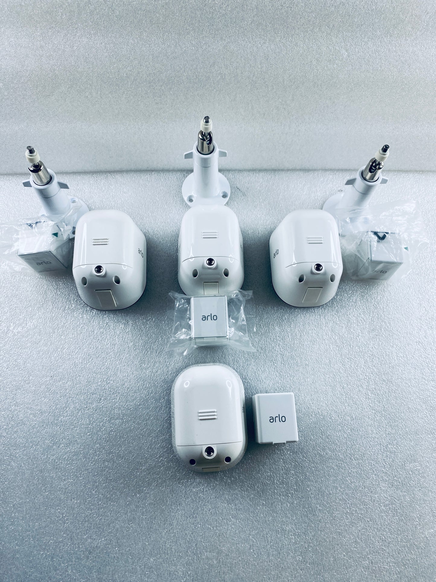 Lot Of 4–NetGear Arlo In/Outdoor Smart Security Lights W/ Mounts & Batteries