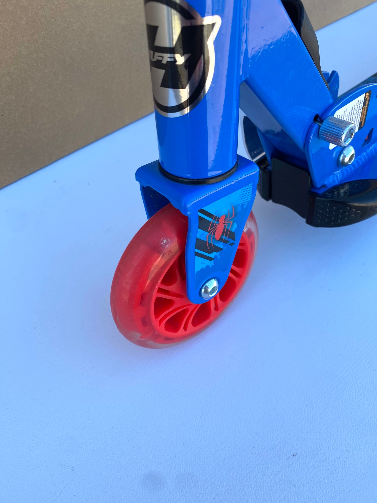 #2 - Huffy Marvel Spider-Man Kids Light Up Scooter - (IN CONDITION AS SHOWN) - (READ)