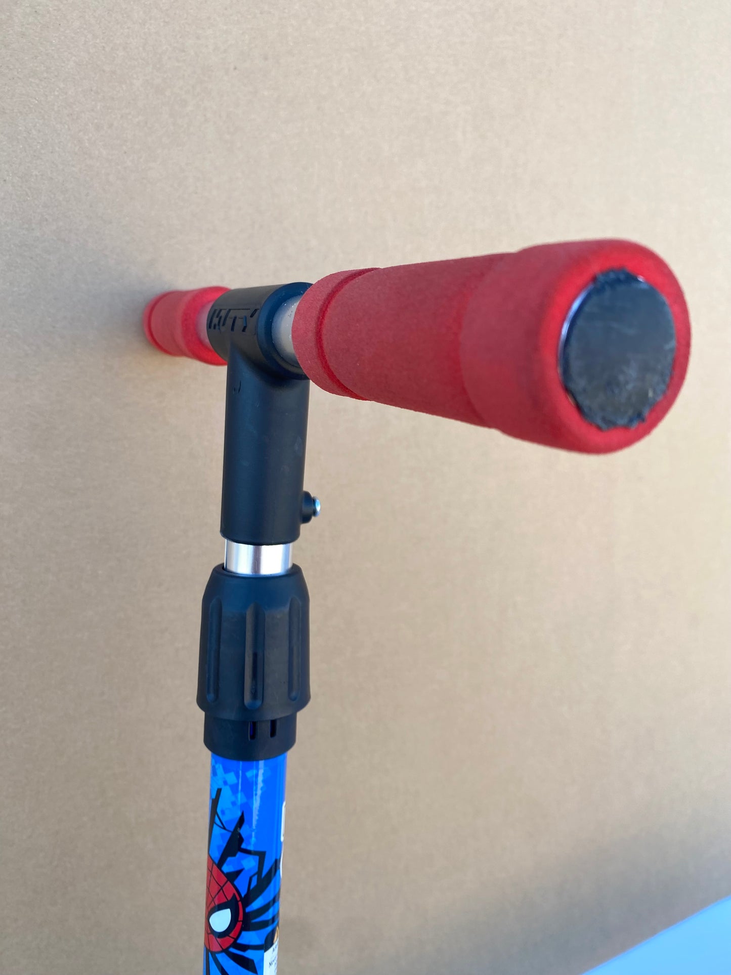 #2 - Huffy Marvel Spider-Man Kids Light Up Scooter - (IN CONDITION AS SHOWN) - (READ)