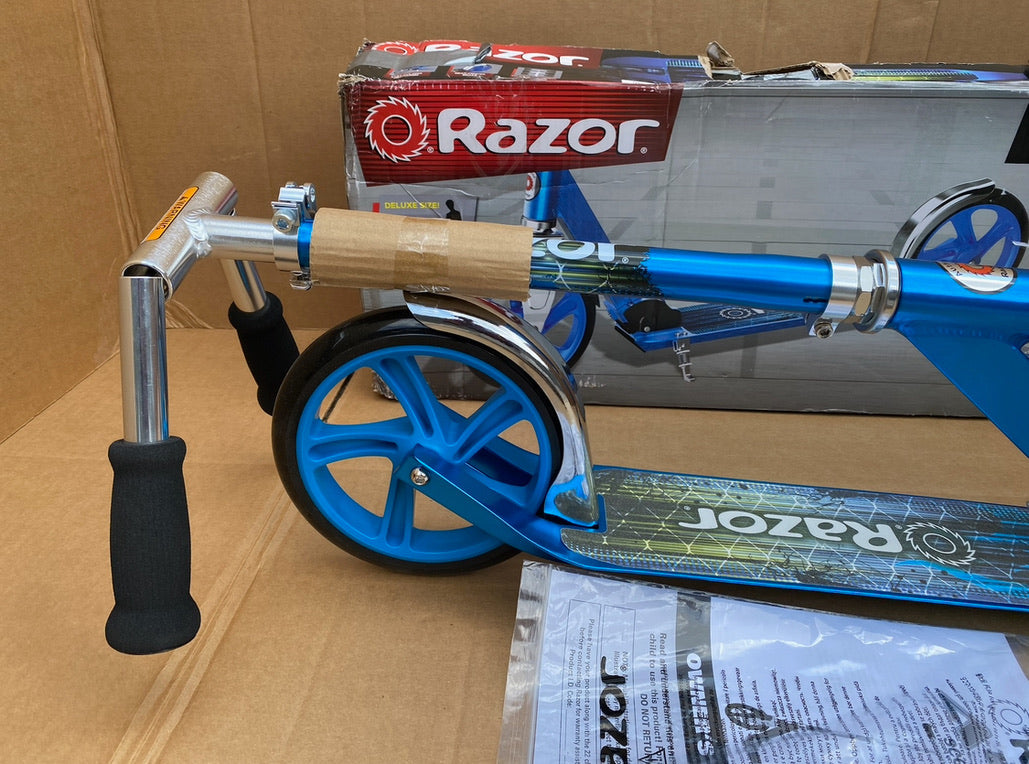 New Other Razor A5 Lux Kick Scooter For Kids Ages 8+ & Up To 220 lbs
