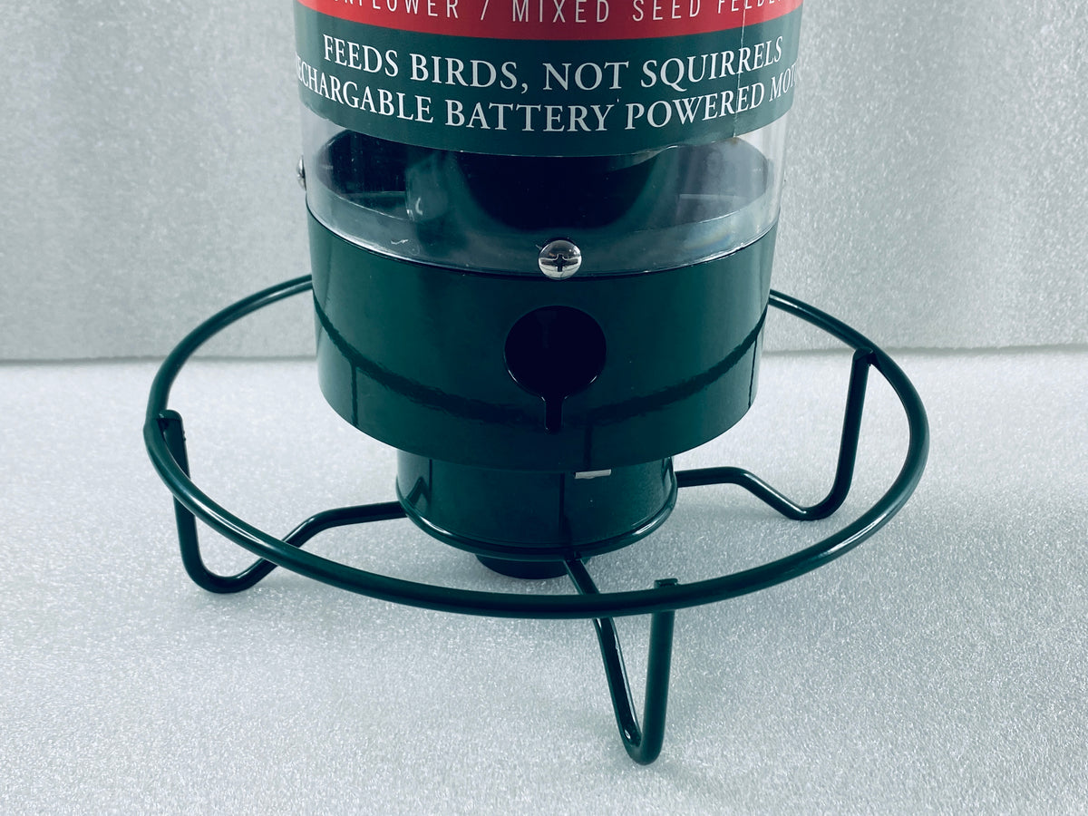 Droll Yankees Squirrel Proof Rechargeable 5lb Bird Feeder For Outdoors - (READ)