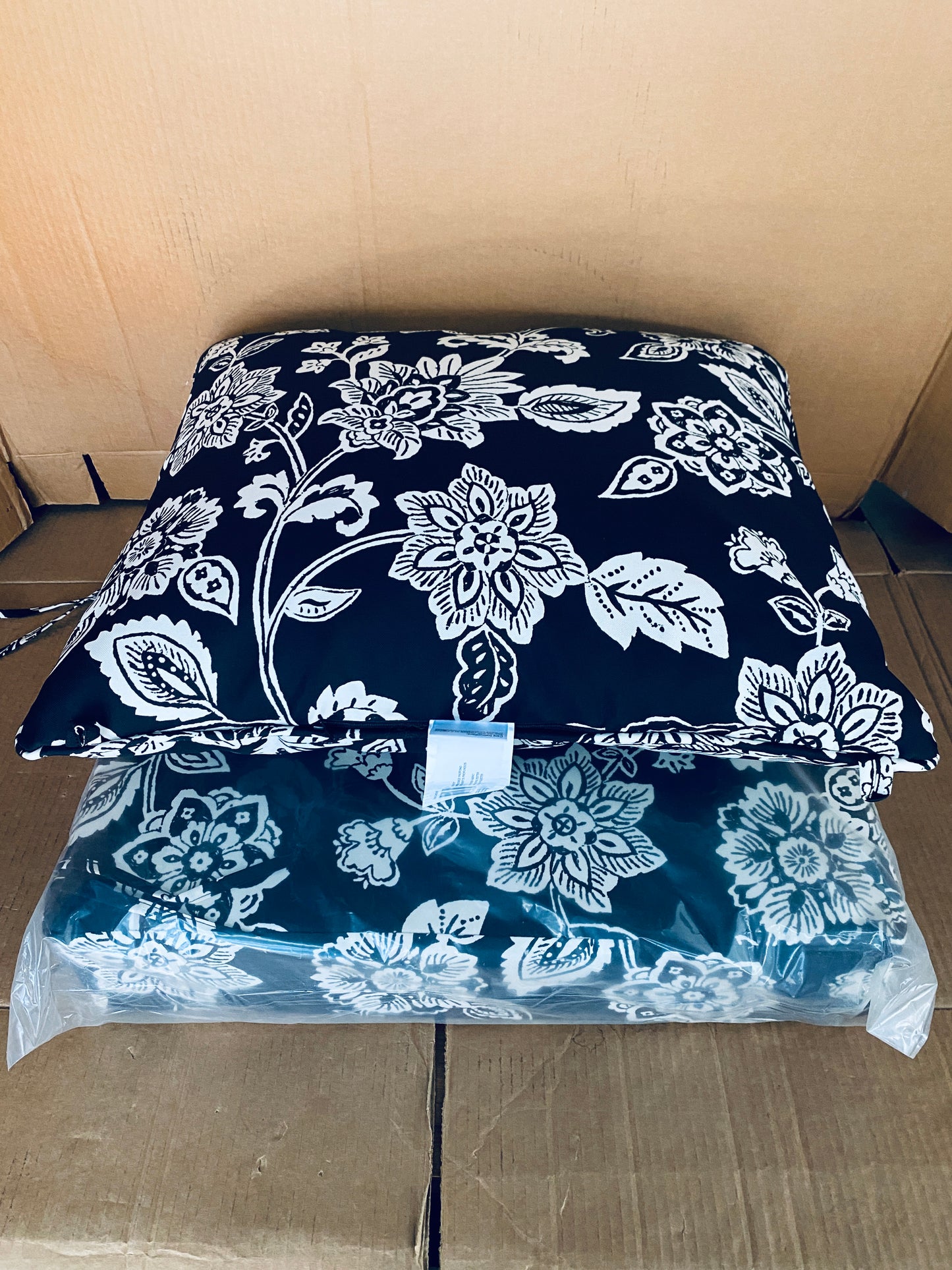 New Open Box Arden 24"x24" Outdoor Deep Seat Cushion Set, Black Jacobean